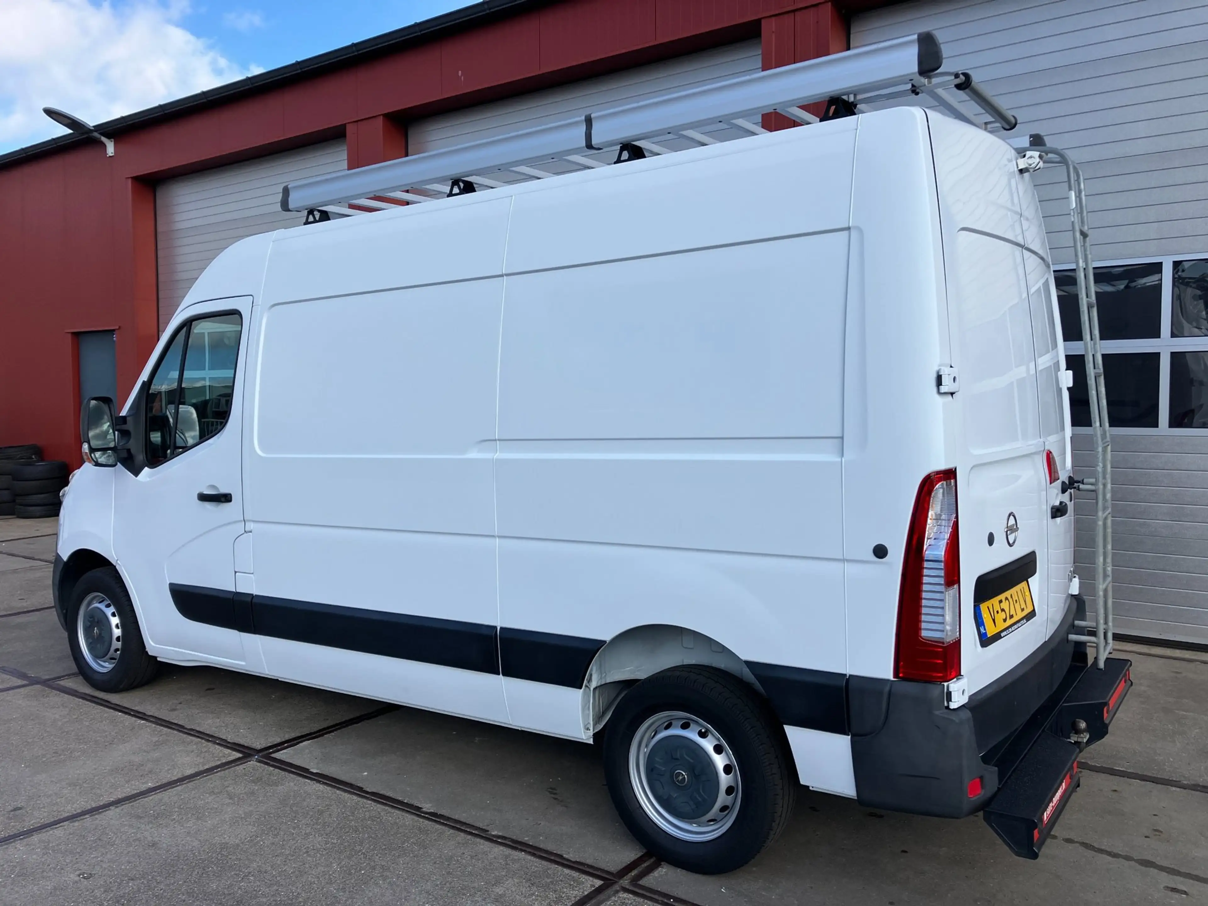 Opel Movano 2.3 CDTI BiTurbo L2H2 Start/Stop — photo 6