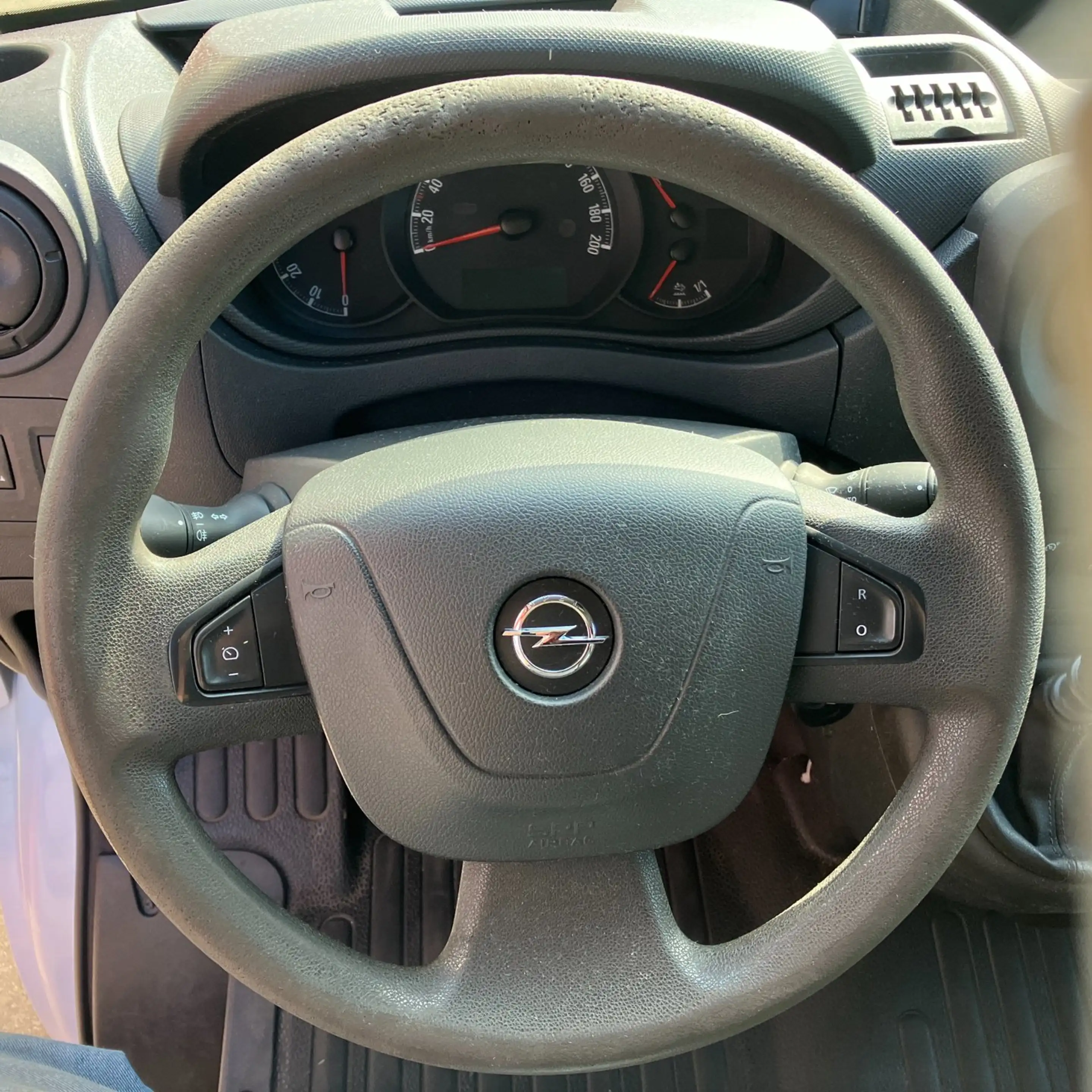 Opel Movano 2.3 CDTI BiTurbo L2H2 Start/Stop — photo 13