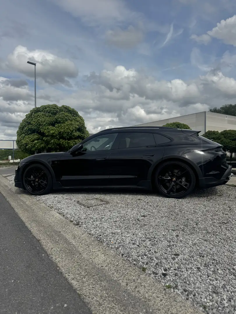 Porsche Taycan 4 Cross Turismo - 1