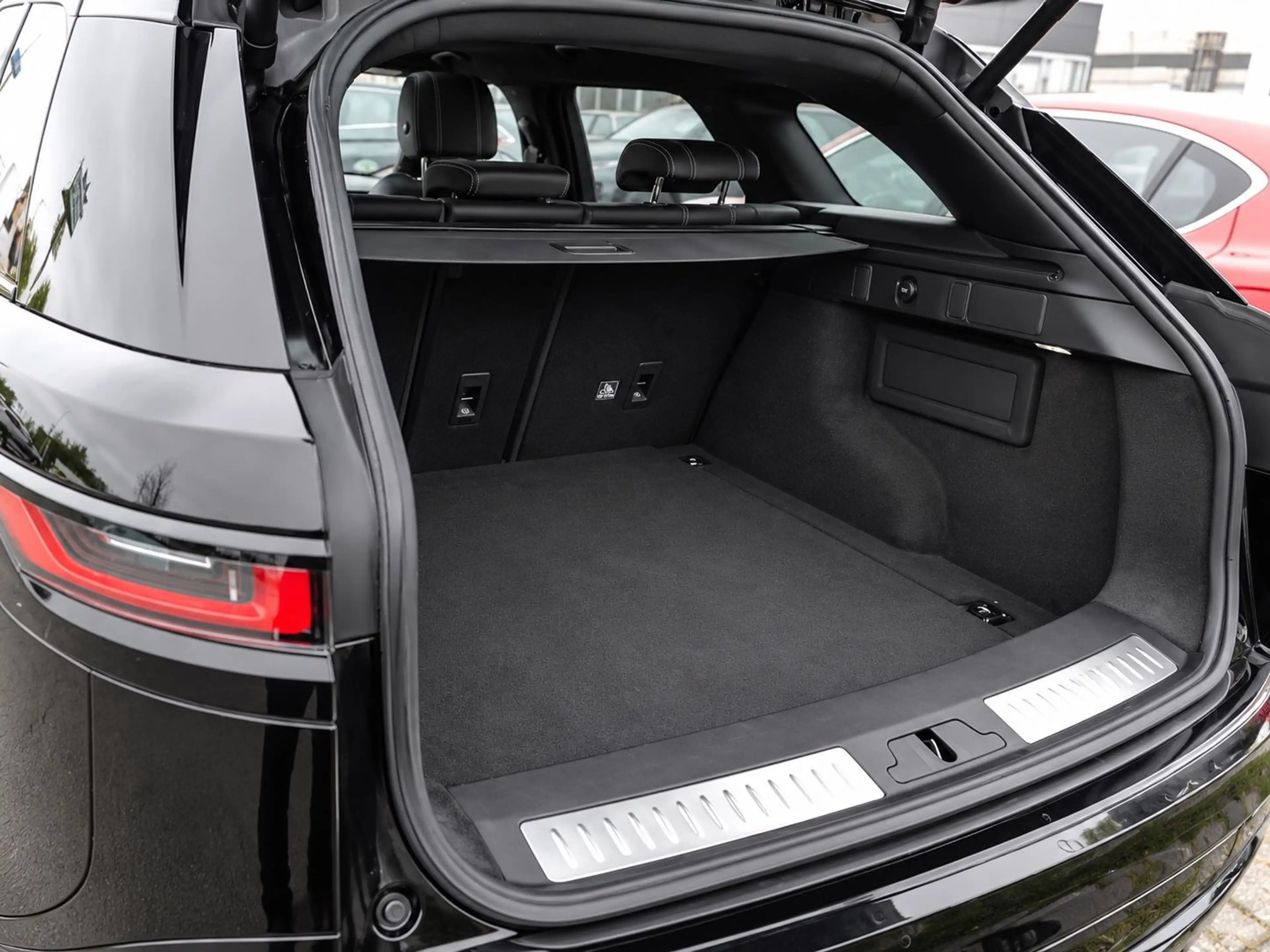 Land Rover Range Rover Velar Velar R-Dynamic S Panorama 360° kamera Leder — photo 11