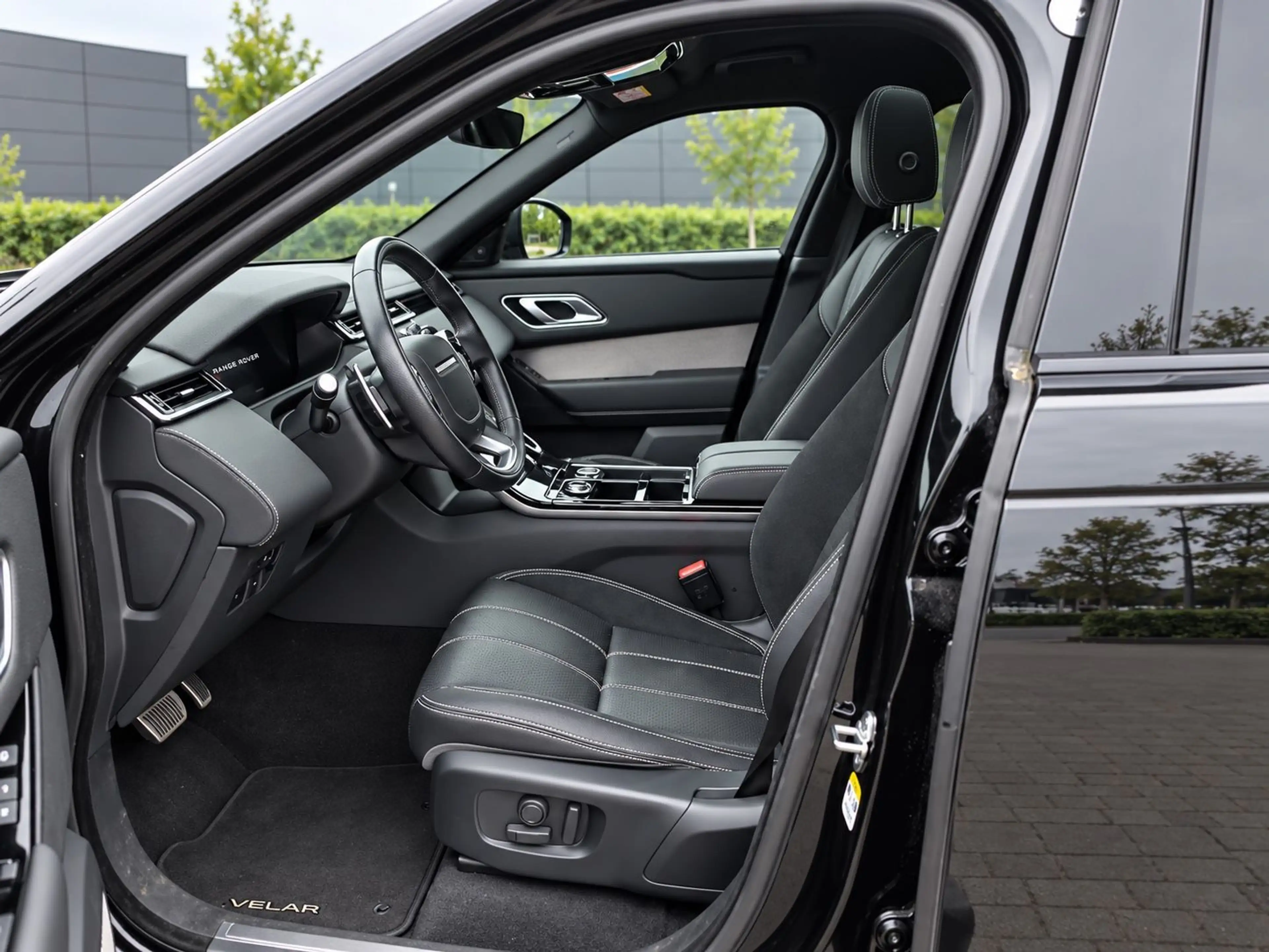 Land Rover Range Rover Velar Velar R-Dynamic S Panorama 360° kamera Leder — photo 5