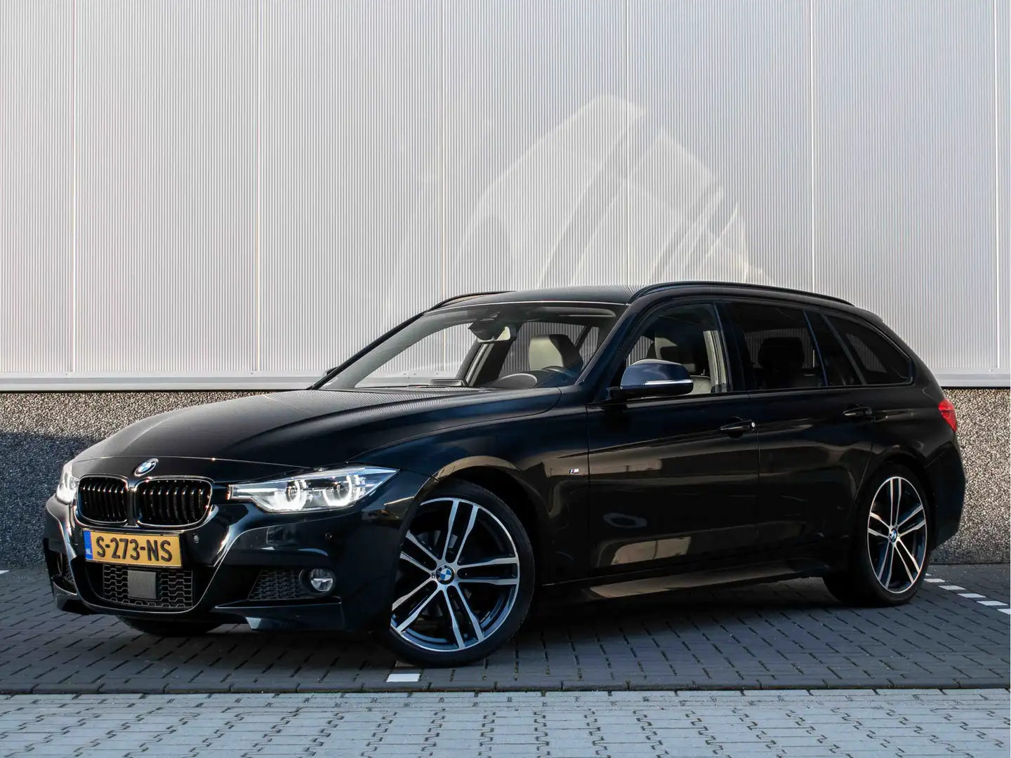 BMW 320 3-serie Touring 320i M-sport edition Shadow line | Zwart - 1