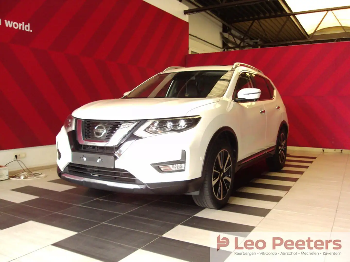 Nissan X-Trail 1.6dCi TEKNA 6MT Blanc - 1