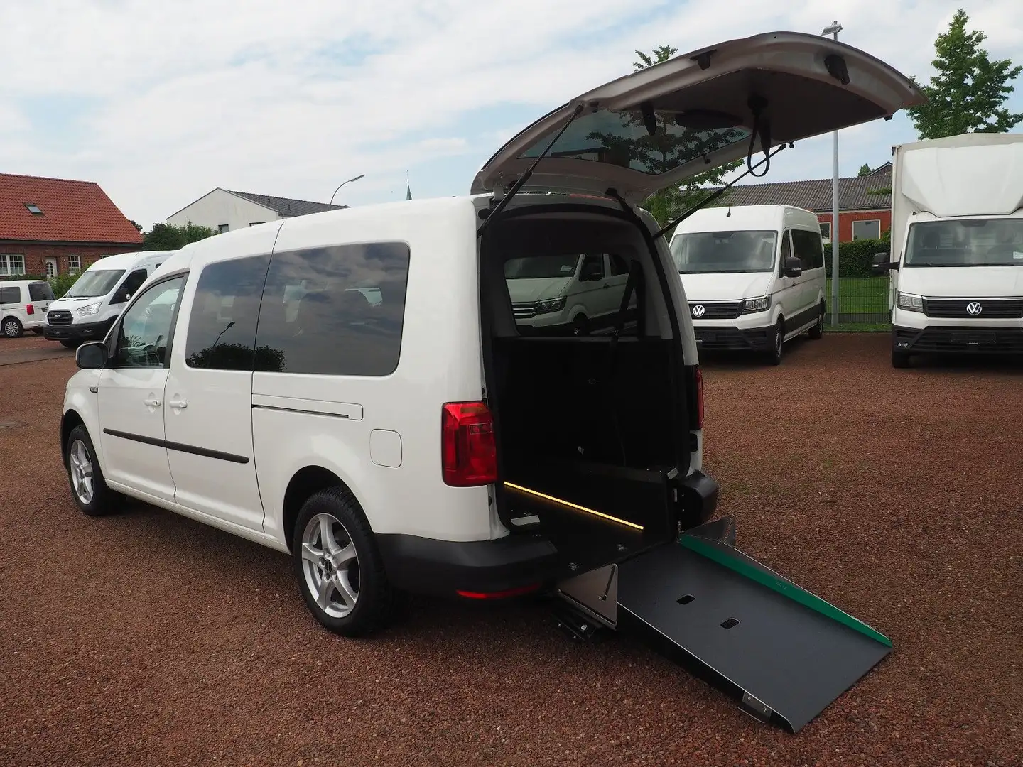 Volkswagen Caddy Maxi 7-Sitzer Rollstuhlgerecht/Wenderampe Weiß - 1