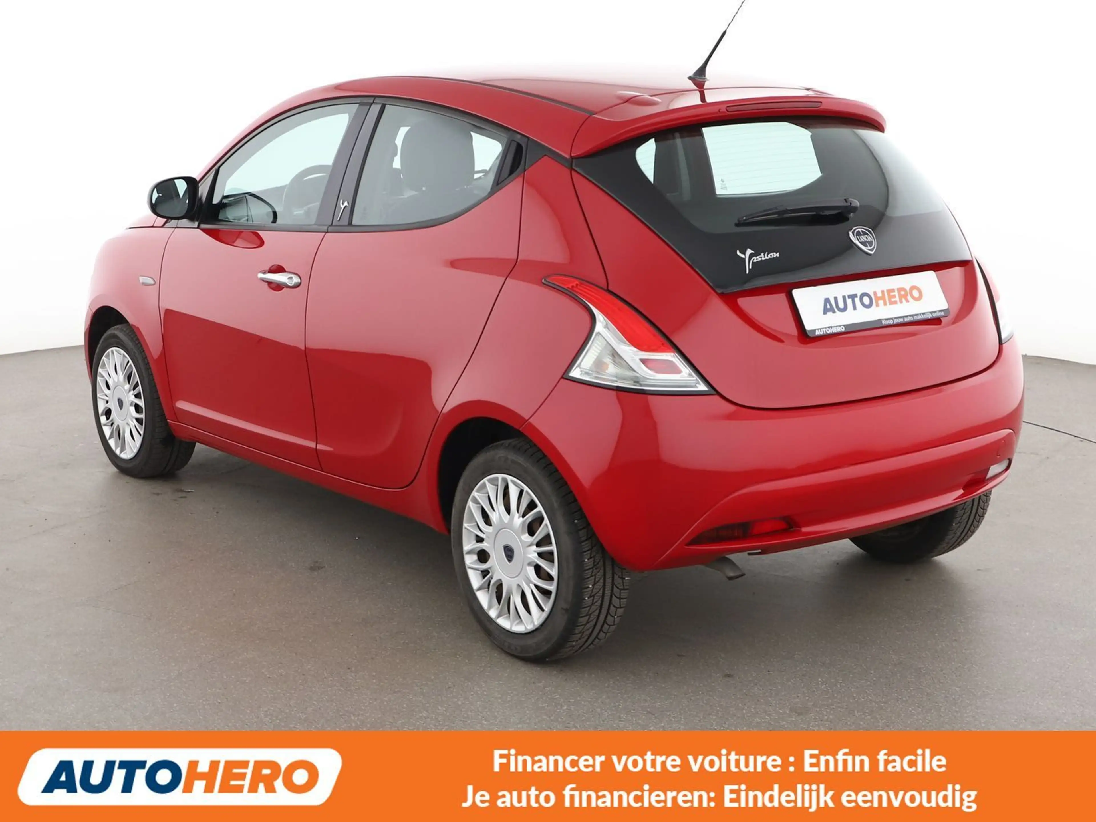 Lancia Ypsilon 1.2 Silver — photo 4