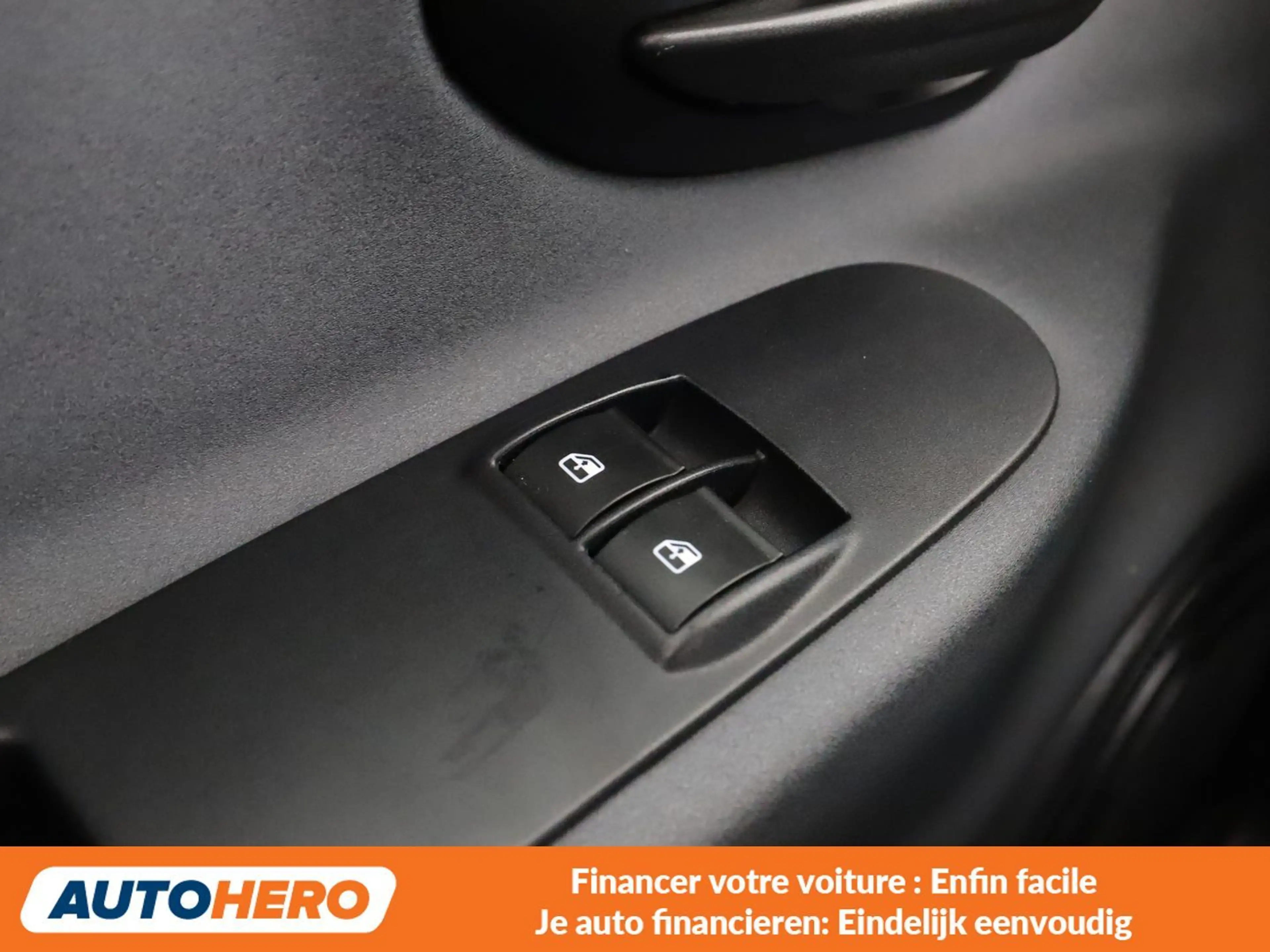 Lancia Ypsilon 1.2 Silver — photo 9