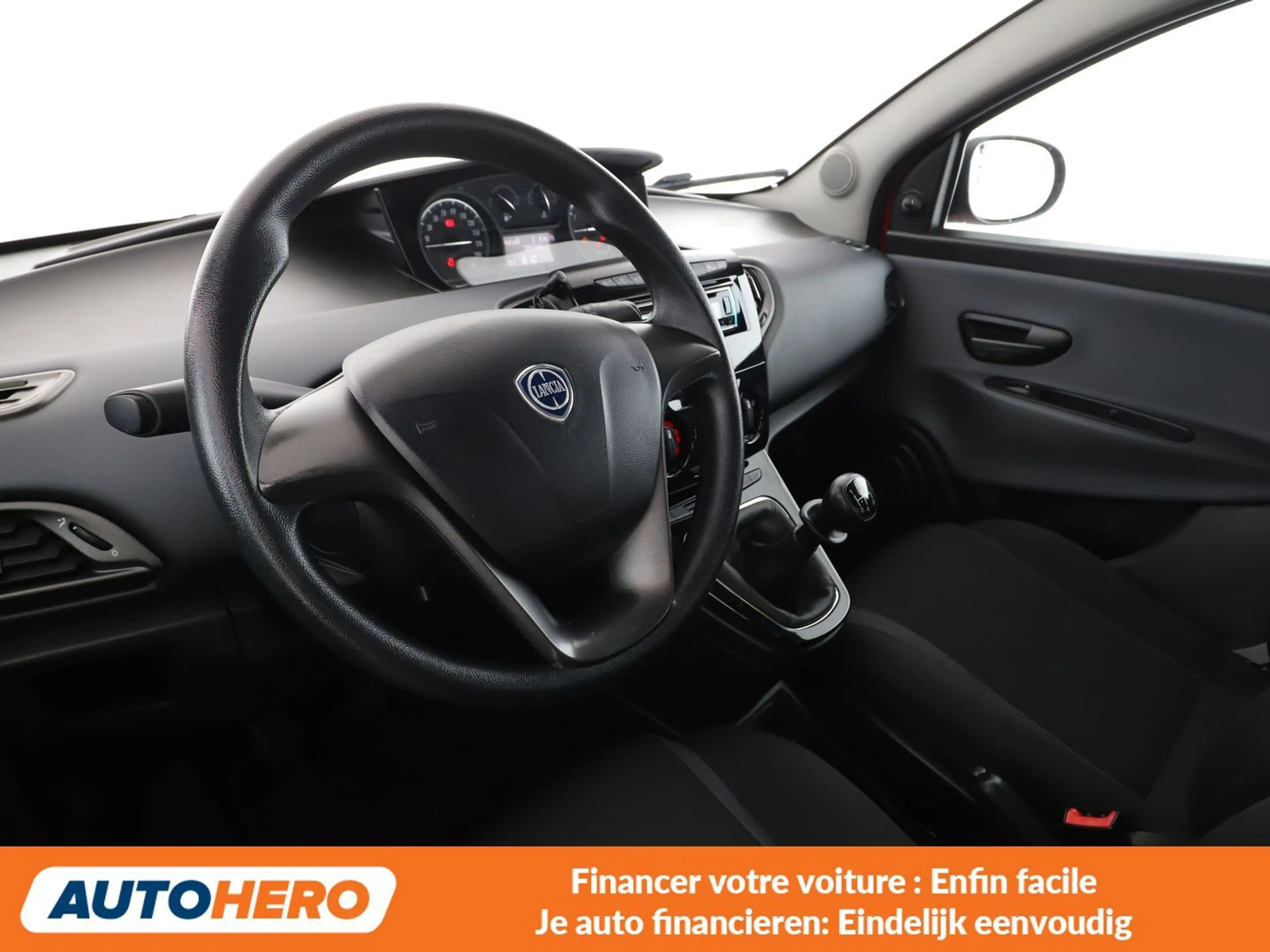 Lancia Ypsilon 1.2 Silver — photo 12