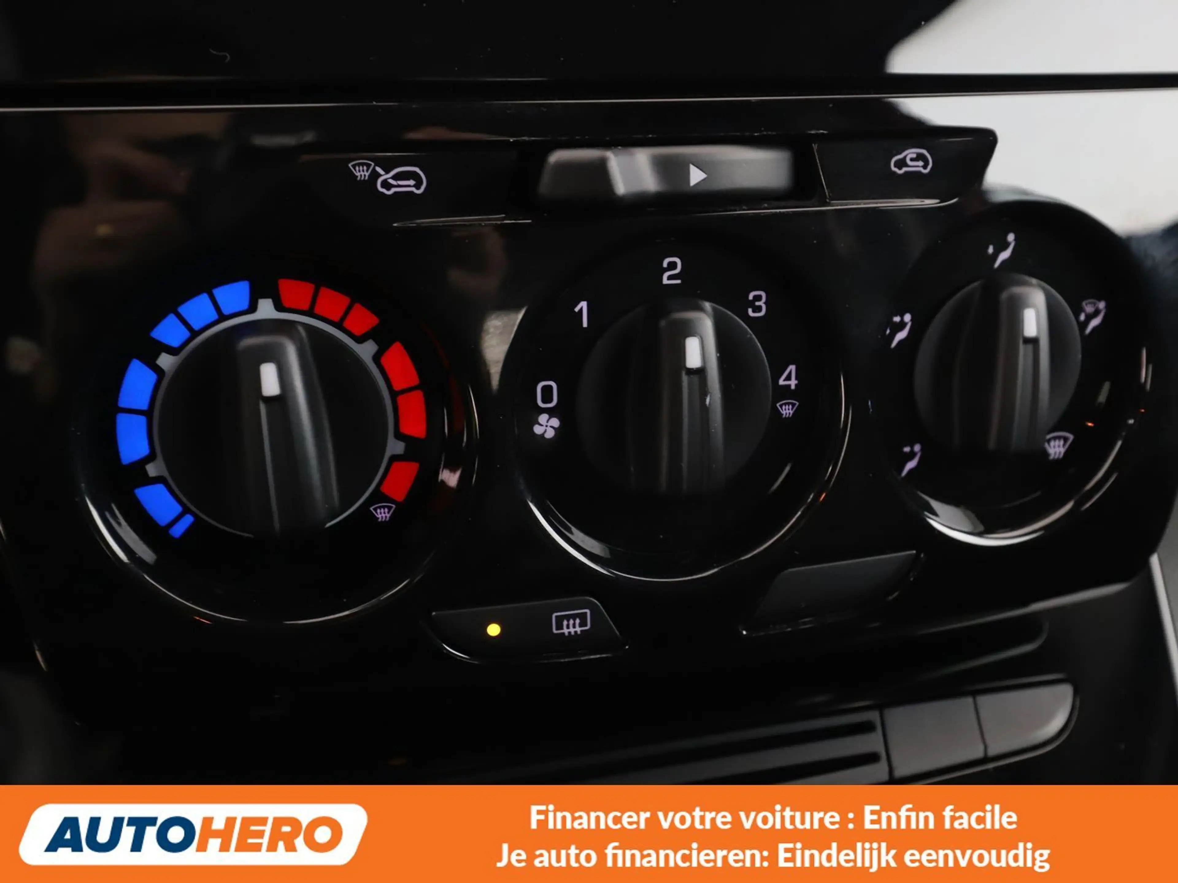 Lancia Ypsilon 1.2 Silver — photo 7