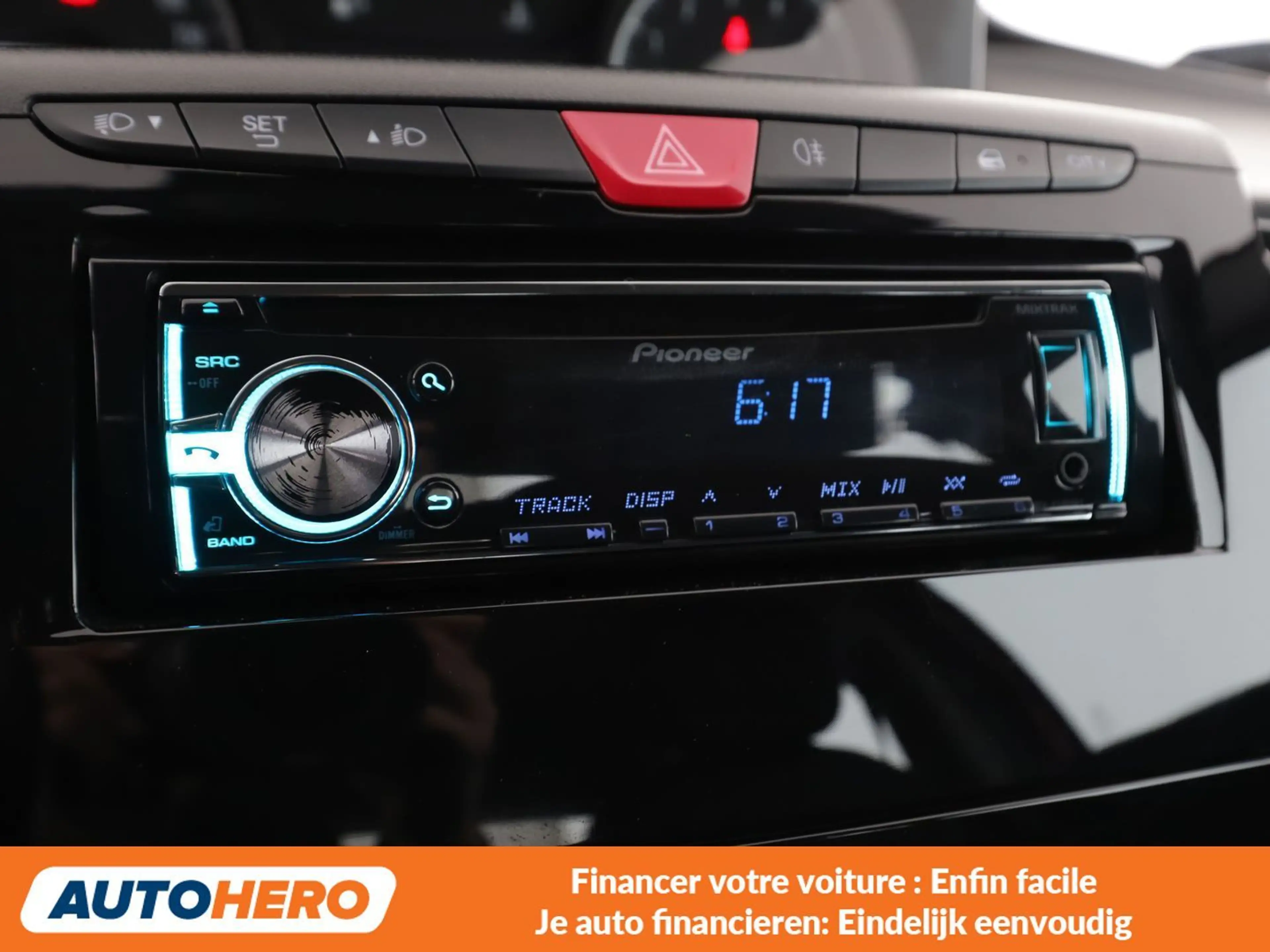Lancia Ypsilon 1.2 Silver — photo 6