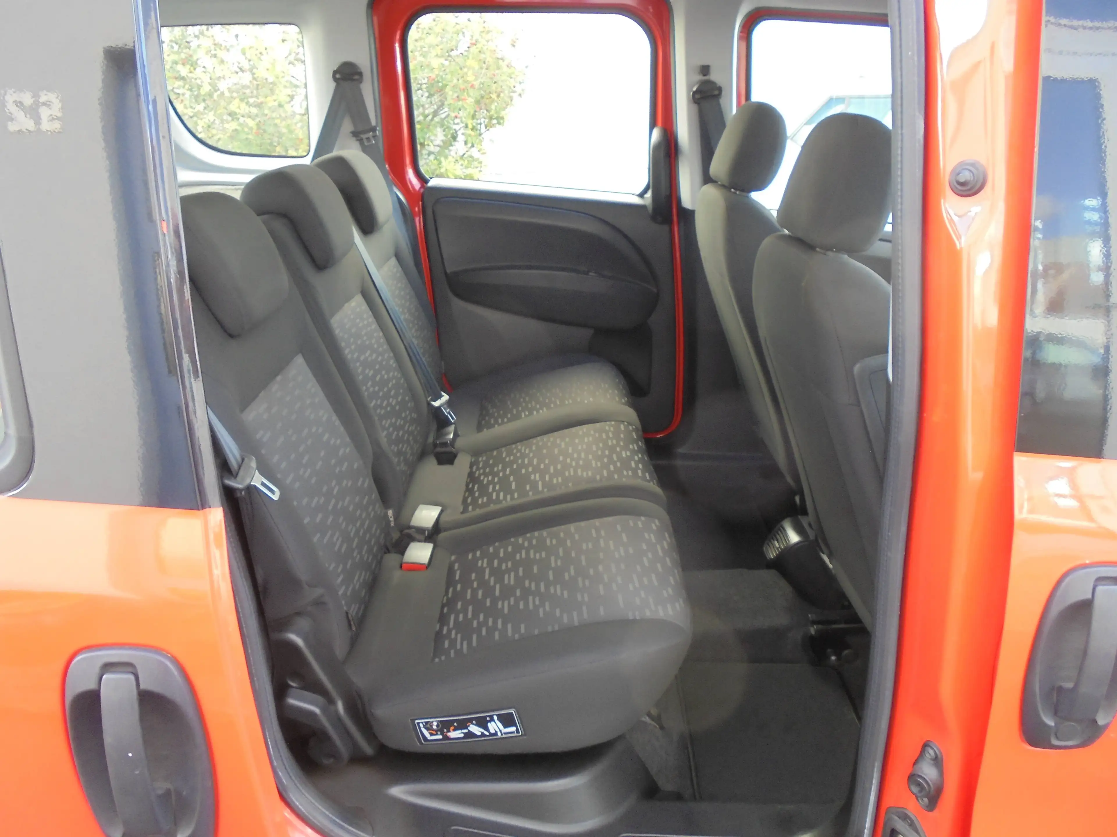 Opel Combo Selection 2XSchiebetüre*Klima*SHZ*PDC*Zahnriemen neu*achtfach bereift — photo 14