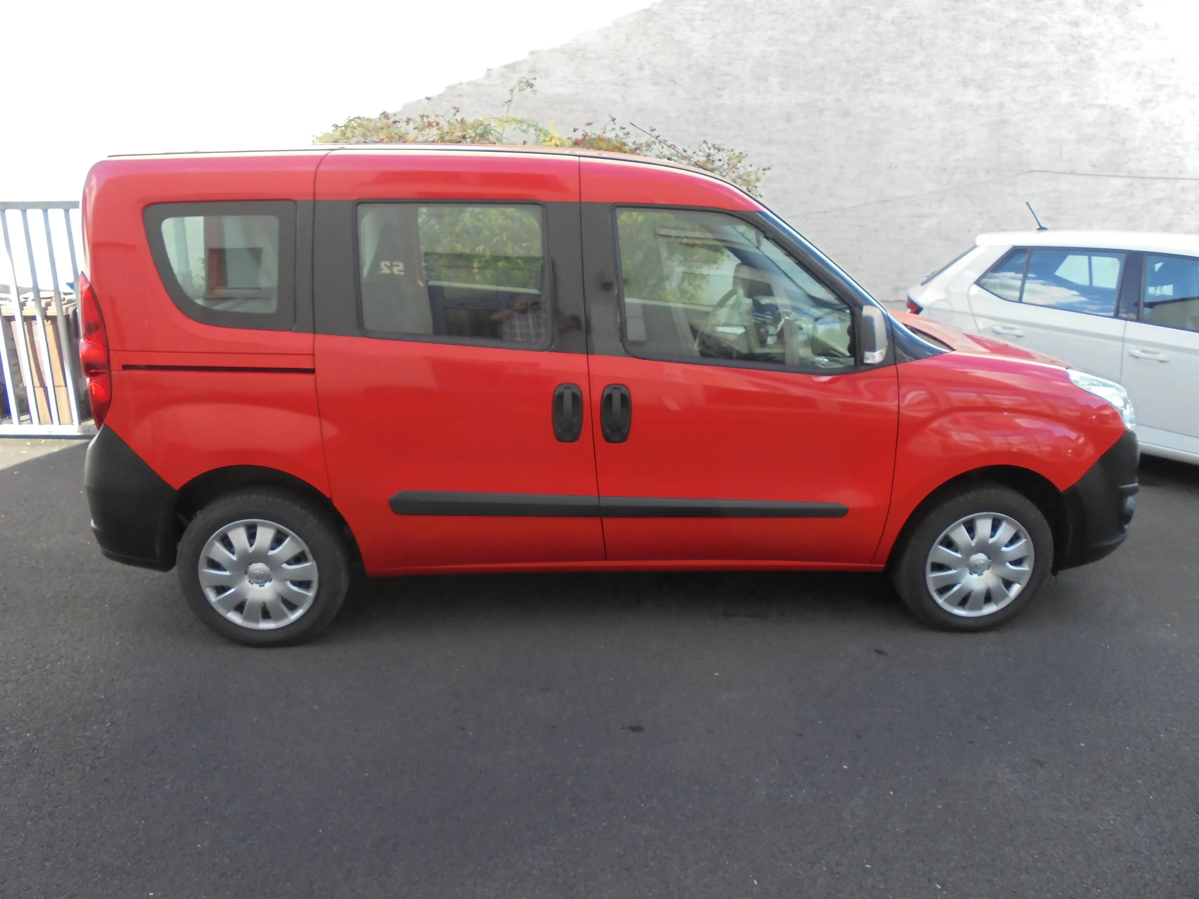 Opel Combo Selection 2XSchiebetüre*Klima*SHZ*PDC*Zahnriemen neu*achtfach bereift — photo 2