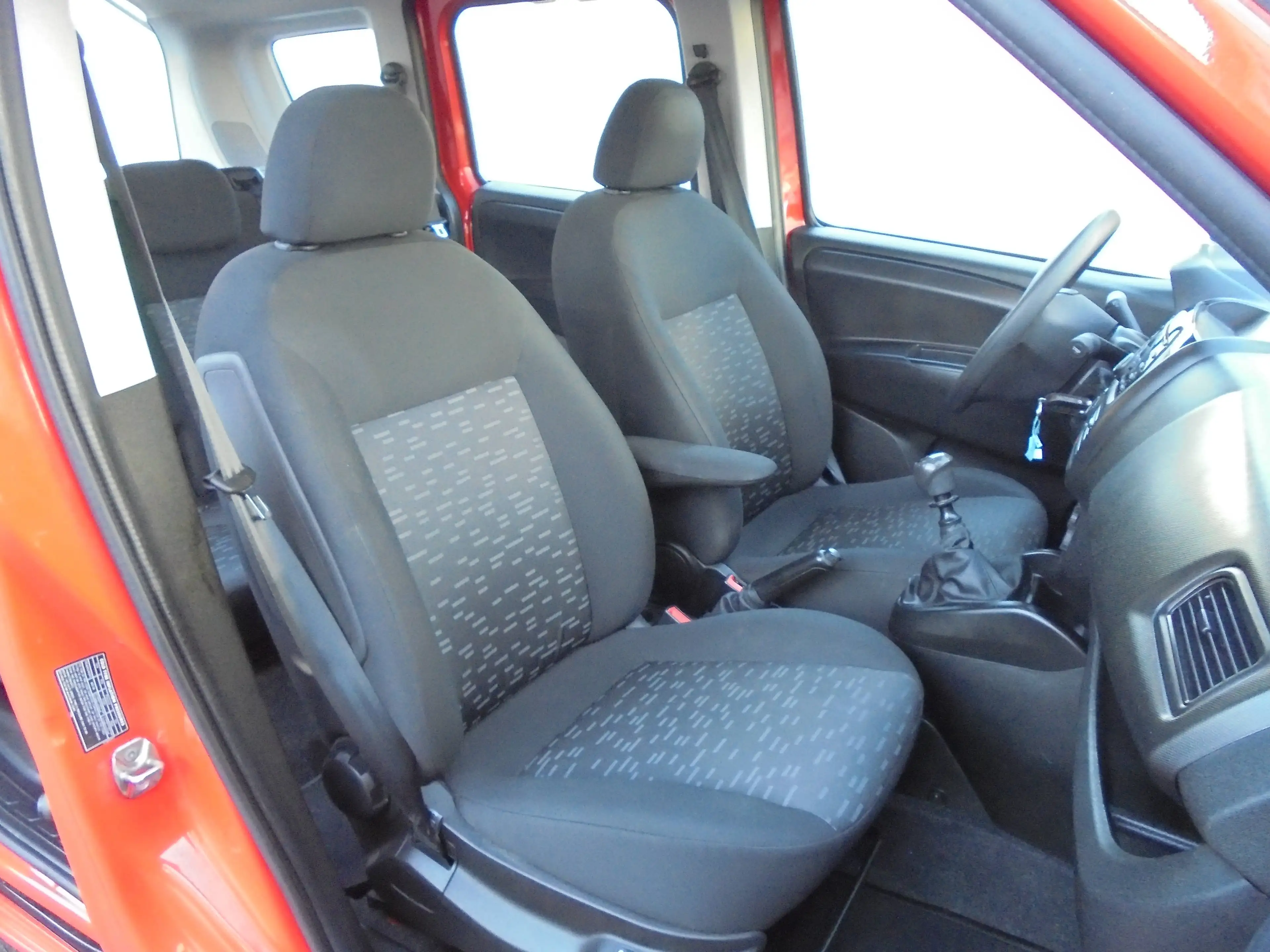 Opel Combo Selection 2XSchiebetüre*Klima*SHZ*PDC*Zahnriemen neu*achtfach bereift — photo 16