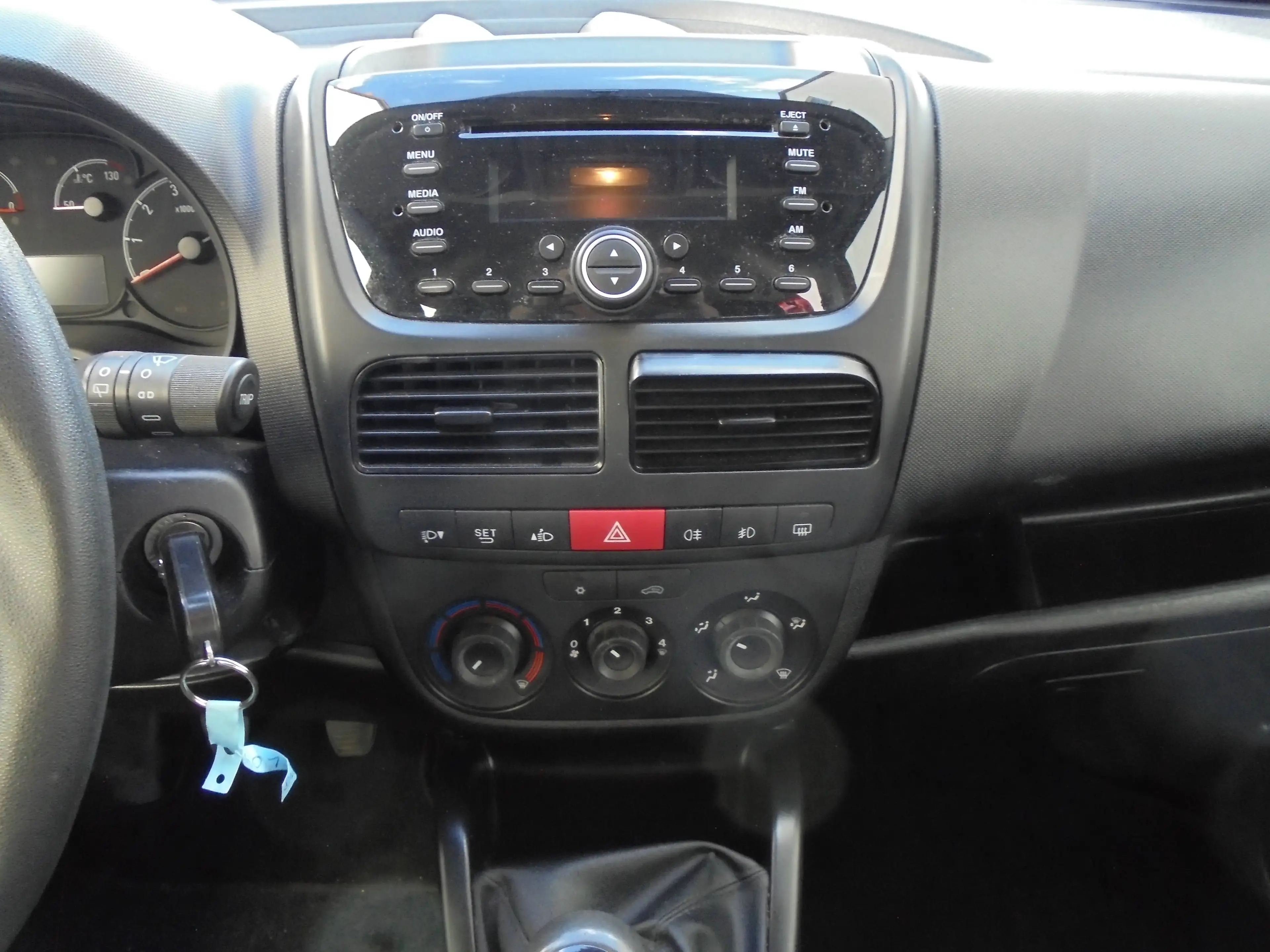 Opel Combo Selection 2XSchiebetüre*Klima*SHZ*PDC*Zahnriemen neu*achtfach bereift — photo 23