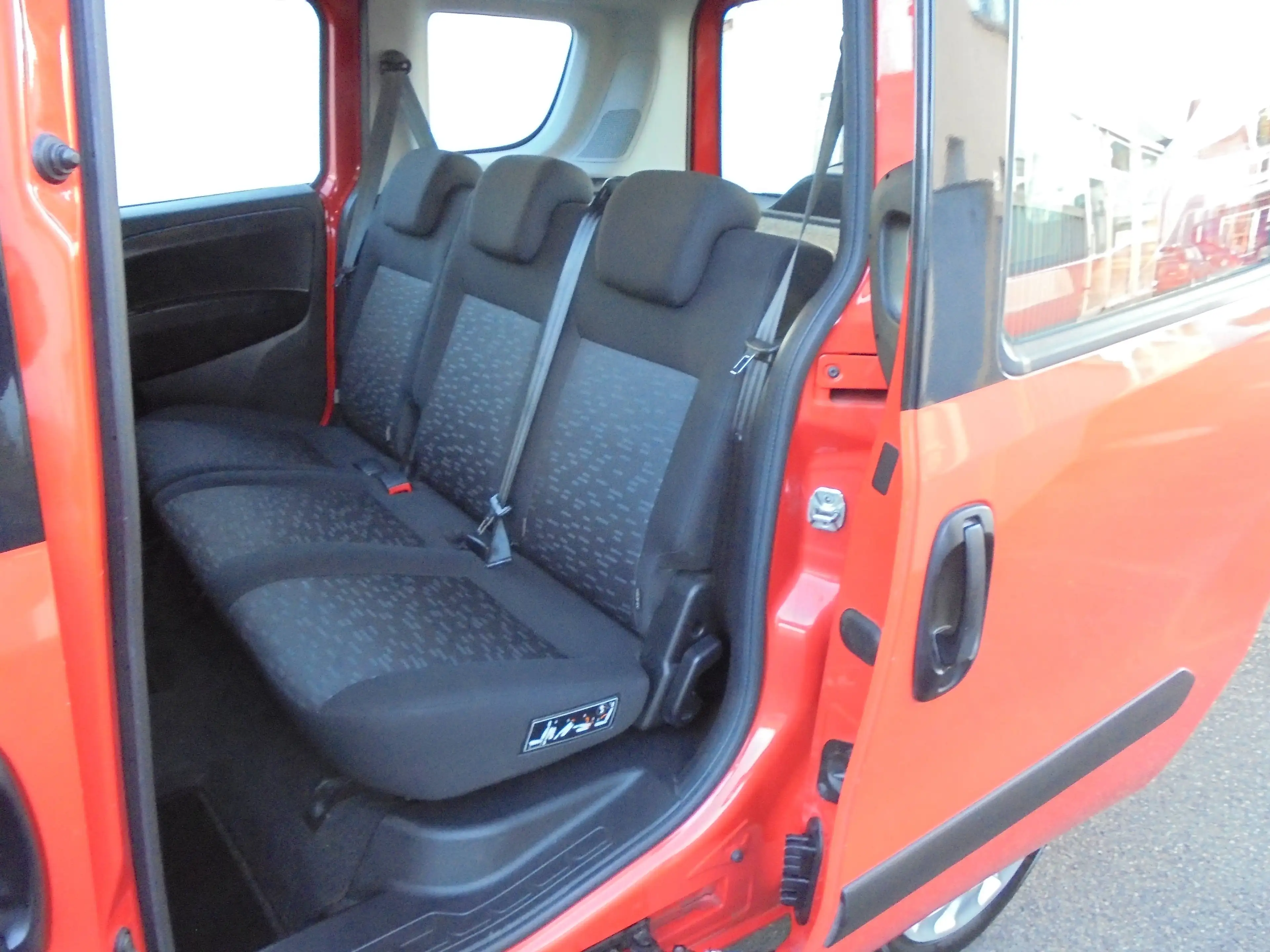 Opel Combo Selection 2XSchiebetüre*Klima*SHZ*PDC*Zahnriemen neu*achtfach bereift — photo 18