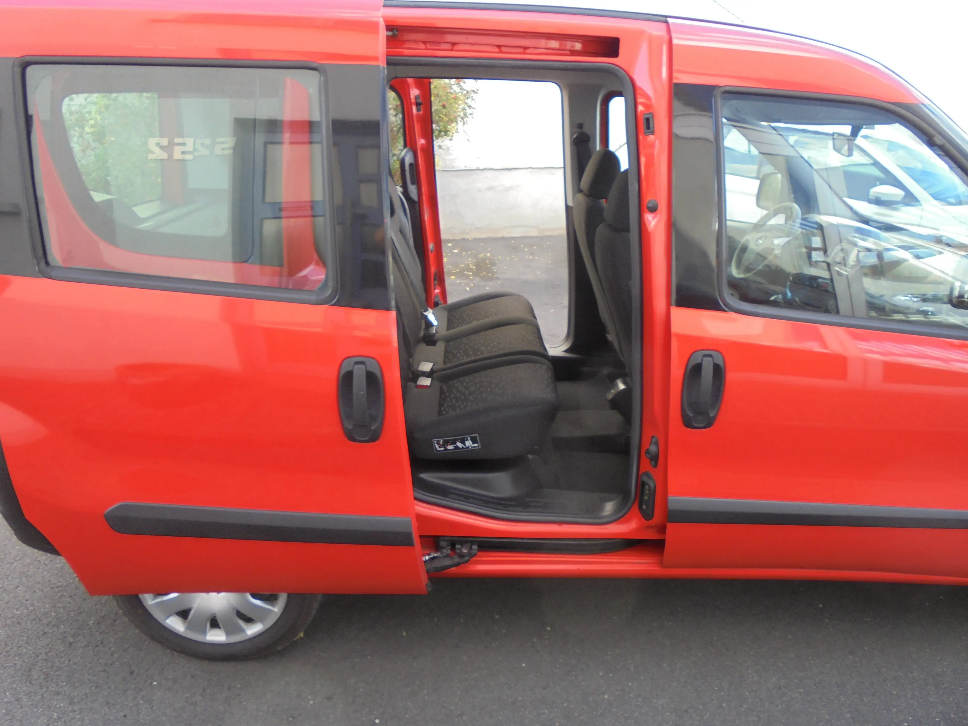 Opel Combo Selection 2XSchiebetüre*Klima*SHZ*PDC*Zahnriemen neu*achtfach bereift — photo 3