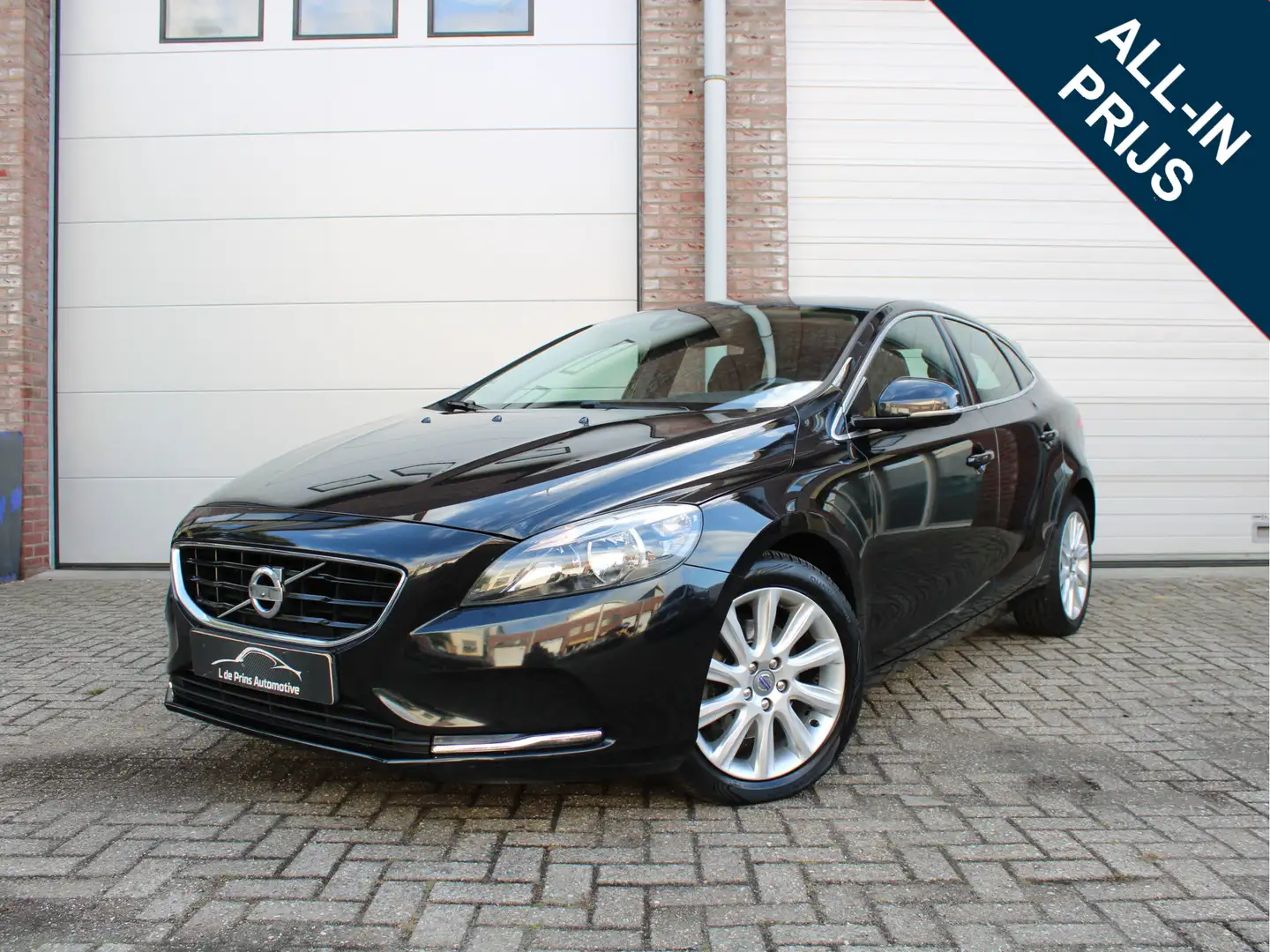 Volvo V40 1.6 T4 Momentum Automaat/N.a.p./Dealer onderhouden Zwart - 1