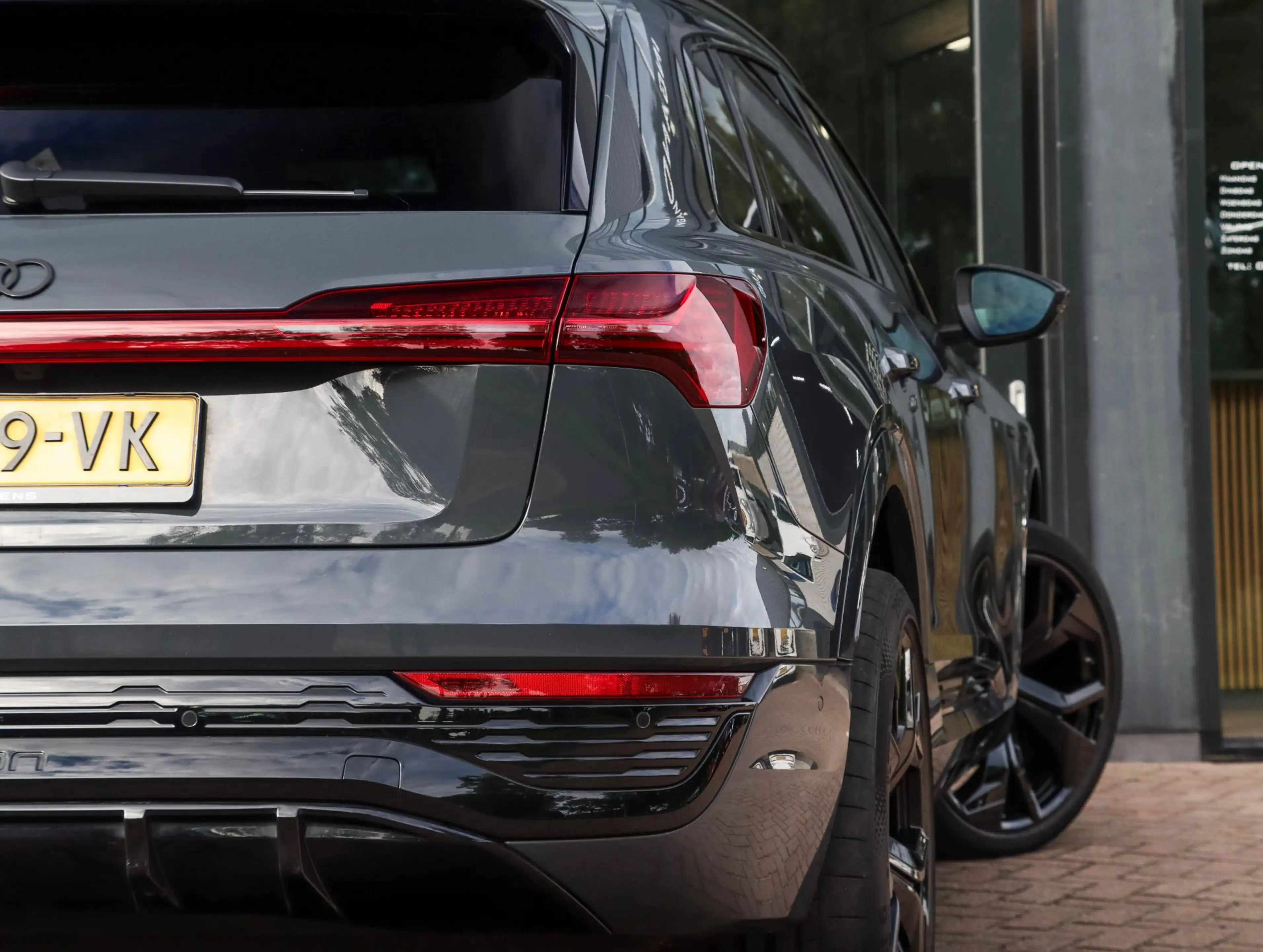 Audi Q8 e-tron 55 quattro S Edition 115 kWh 20 Inch | NL-auto — photo 18