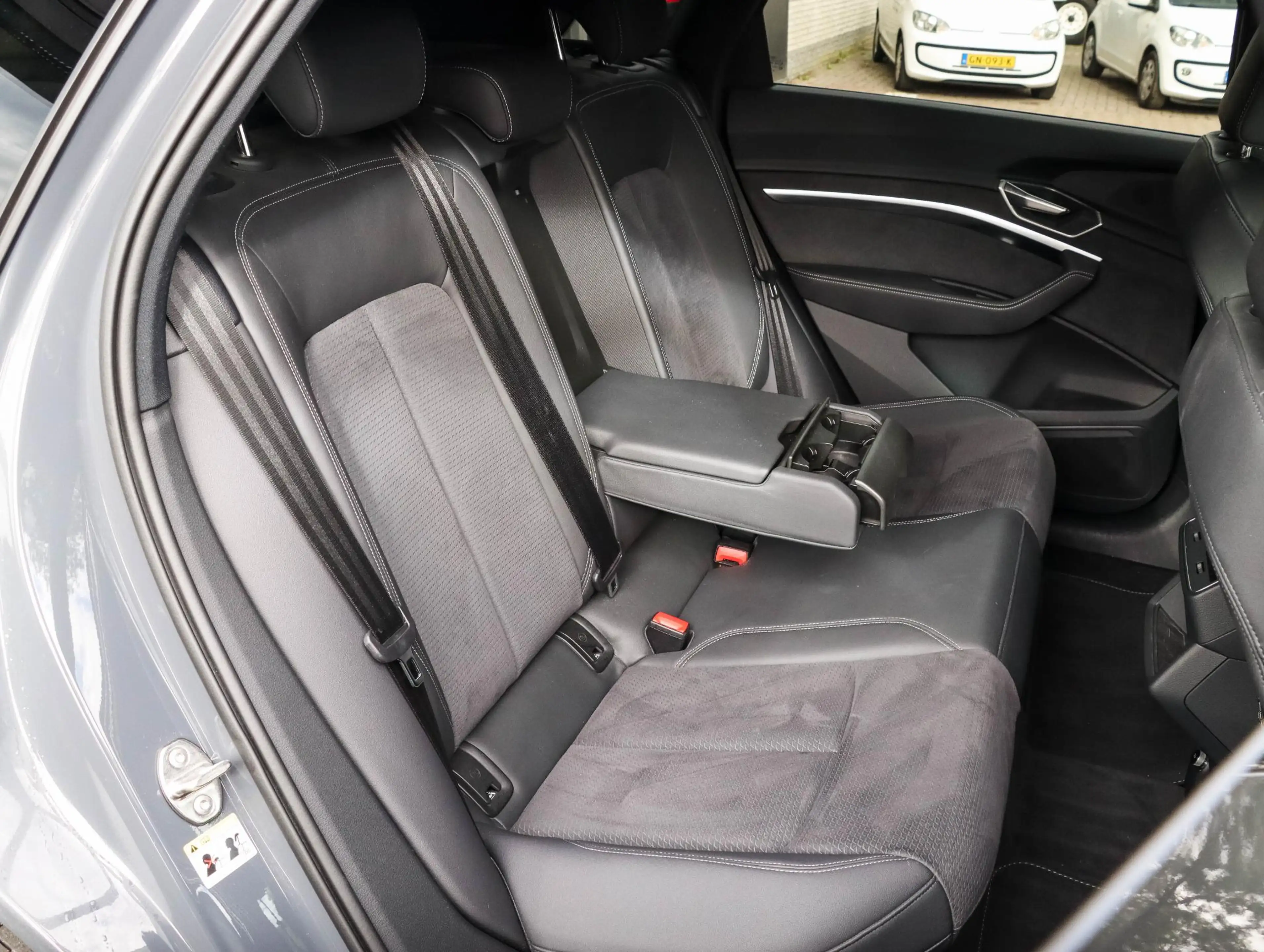 Audi Q8 e-tron 55 quattro S Edition 115 kWh 20 Inch | NL-auto — photo 21