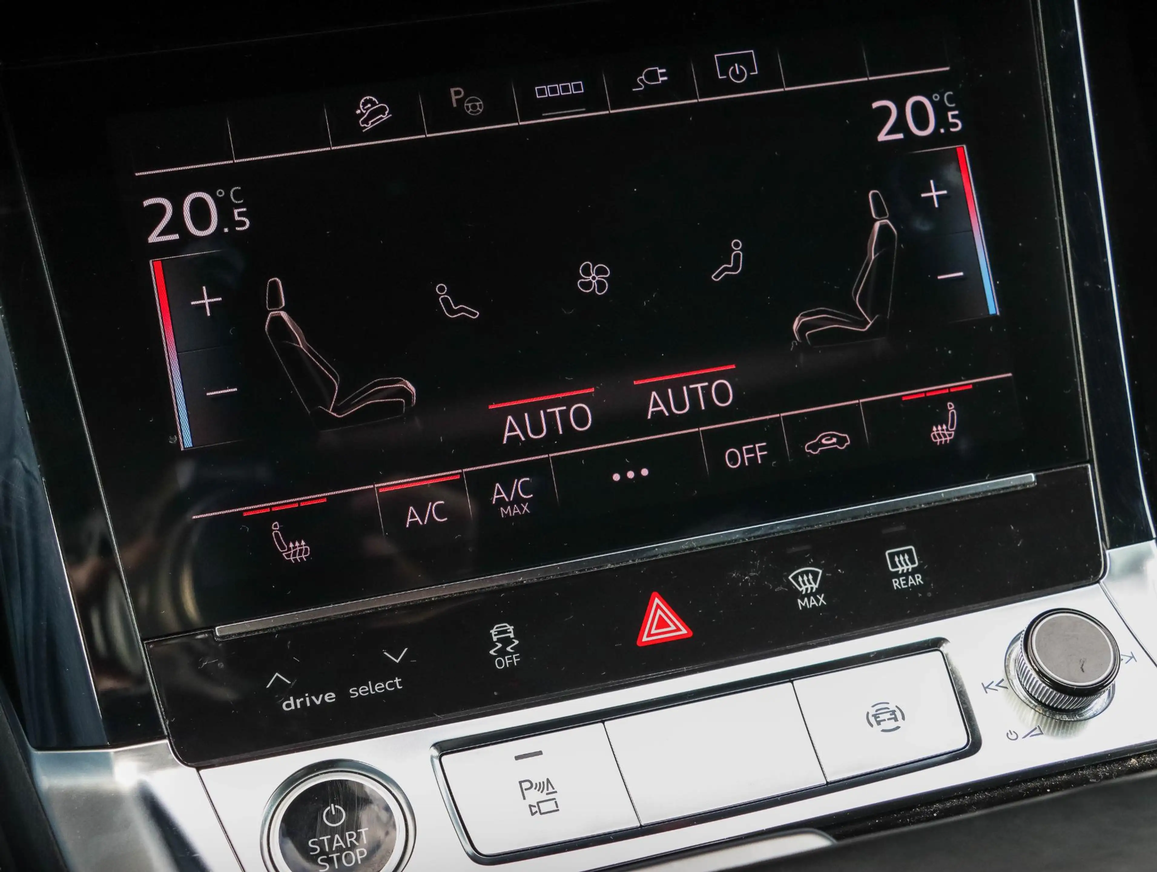 Audi Q8 e-tron 55 quattro S Edition 115 kWh 20 Inch | NL-auto — photo 12