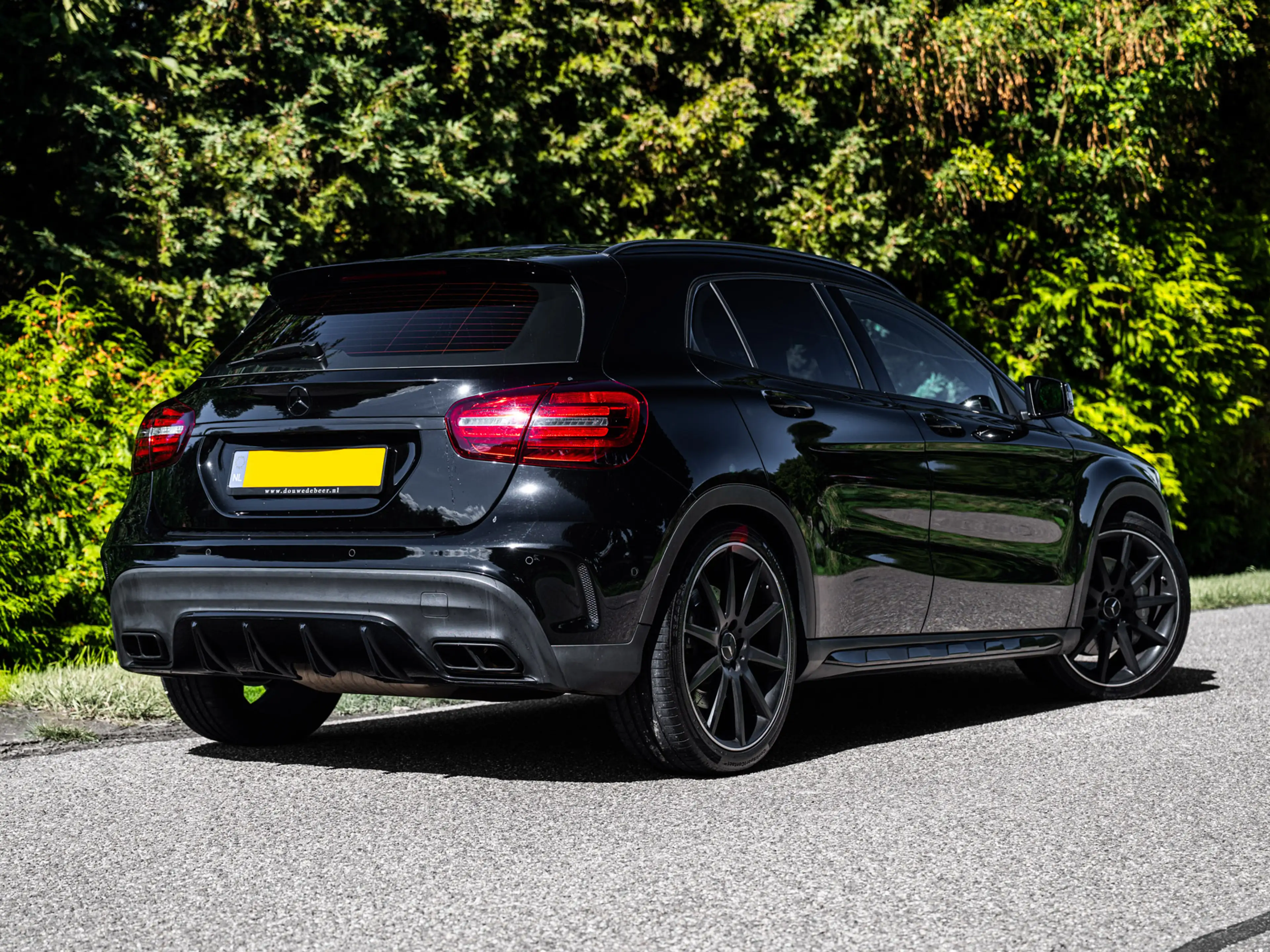 Mercedes-Benz GLA 45 AMG 4MATIC Premium — photo 2