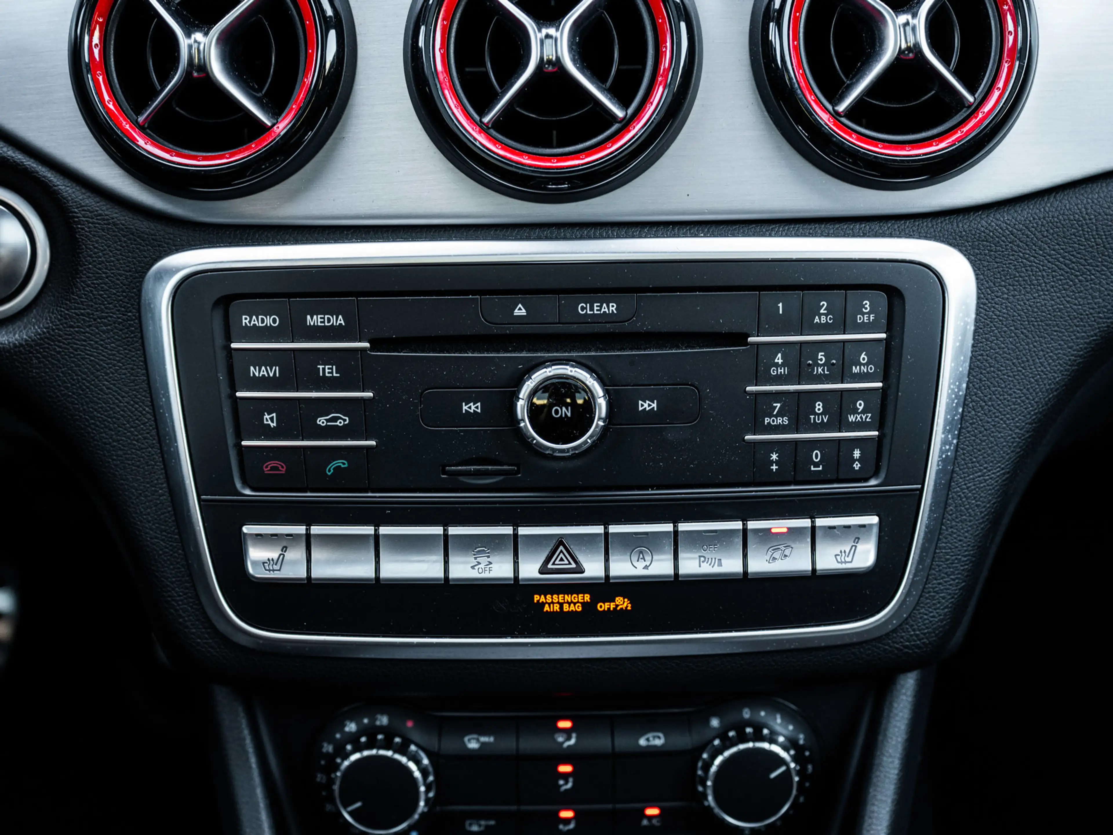 Mercedes-Benz GLA 45 AMG 4MATIC Premium — photo 11