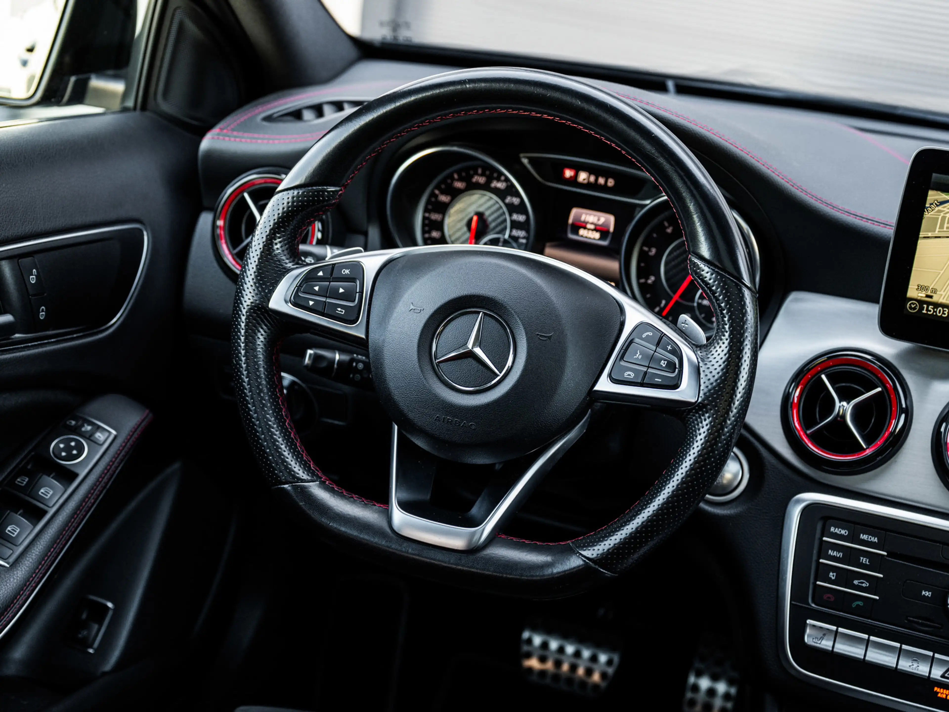Mercedes-Benz GLA 45 AMG 4MATIC Premium — photo 9