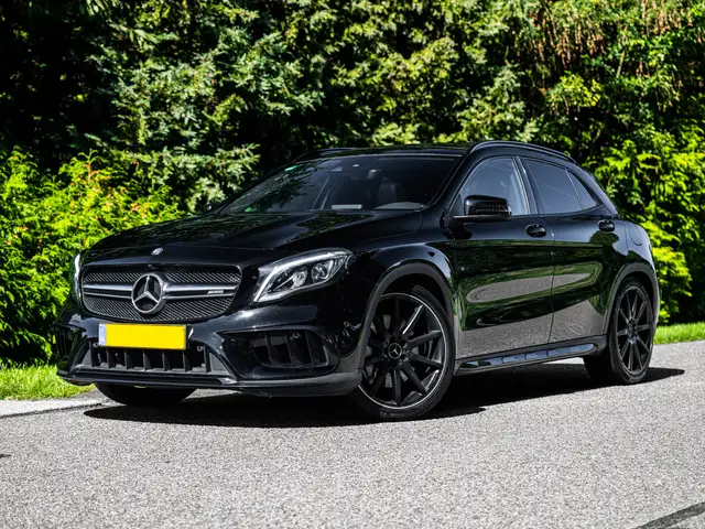 Mercedes-Benz GLA 45 AMG 4MATIC Premium