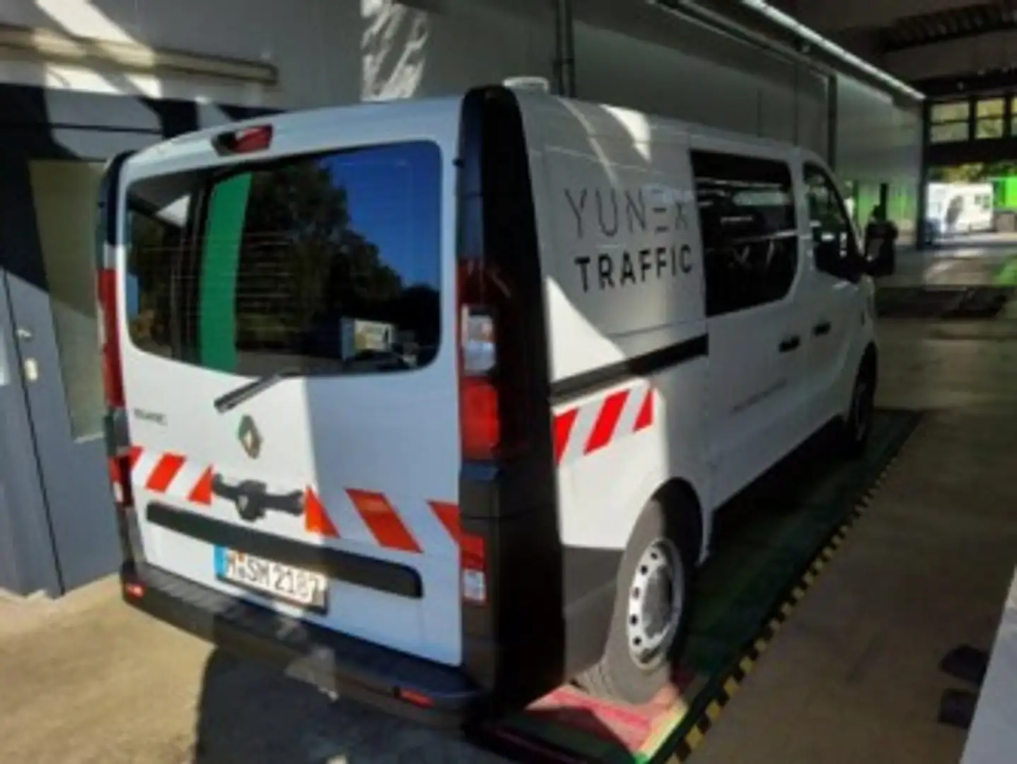 Renault Trafic L1H1*3,0t*NAVI*R.CAM*Regal system*3.Sitz Blanc - 2