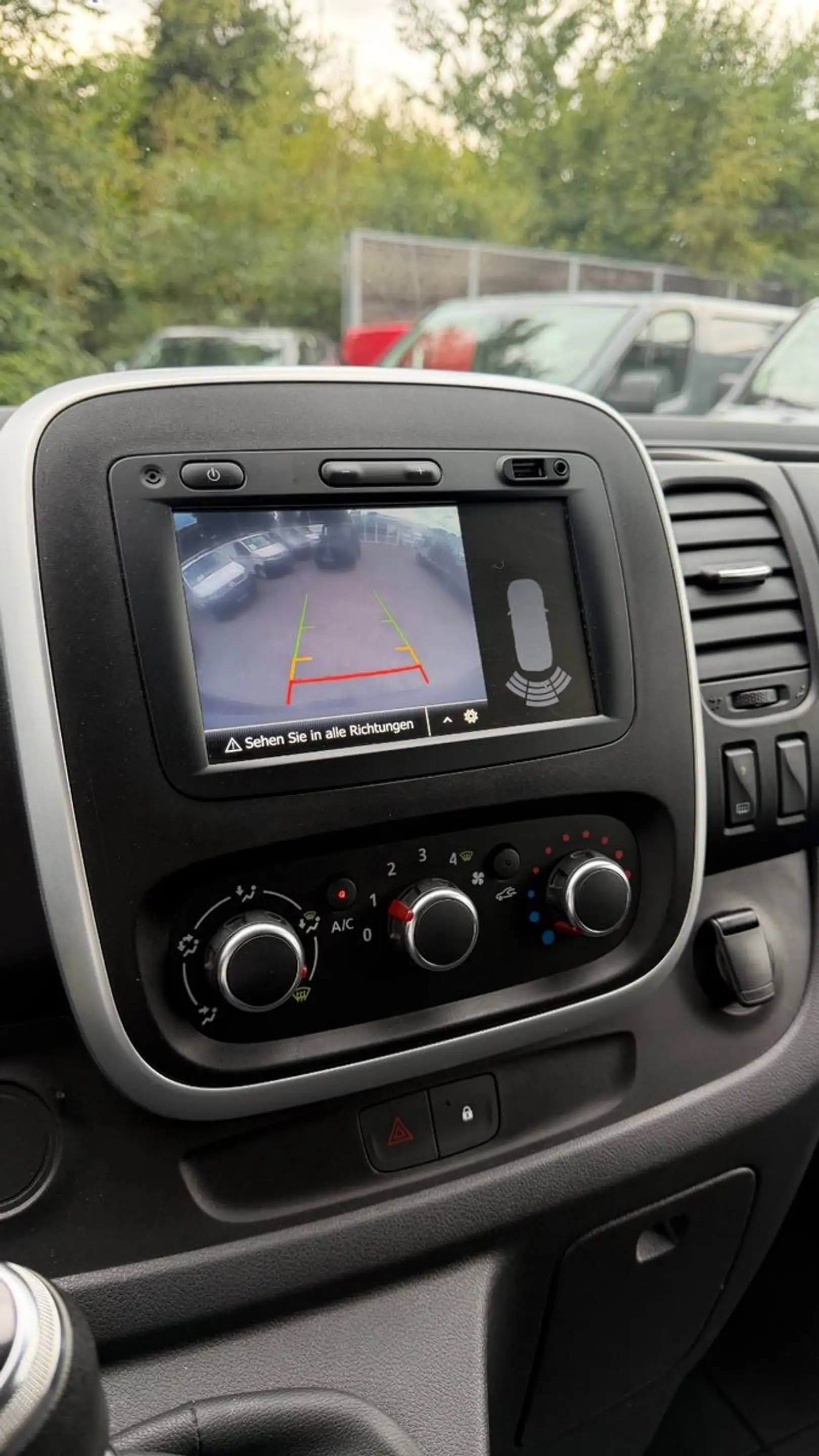 Renault Trafic TRAFIC L2H1 2.0D KOMFORT NAVI/KAMERA/REGALE/AHK — photo 12