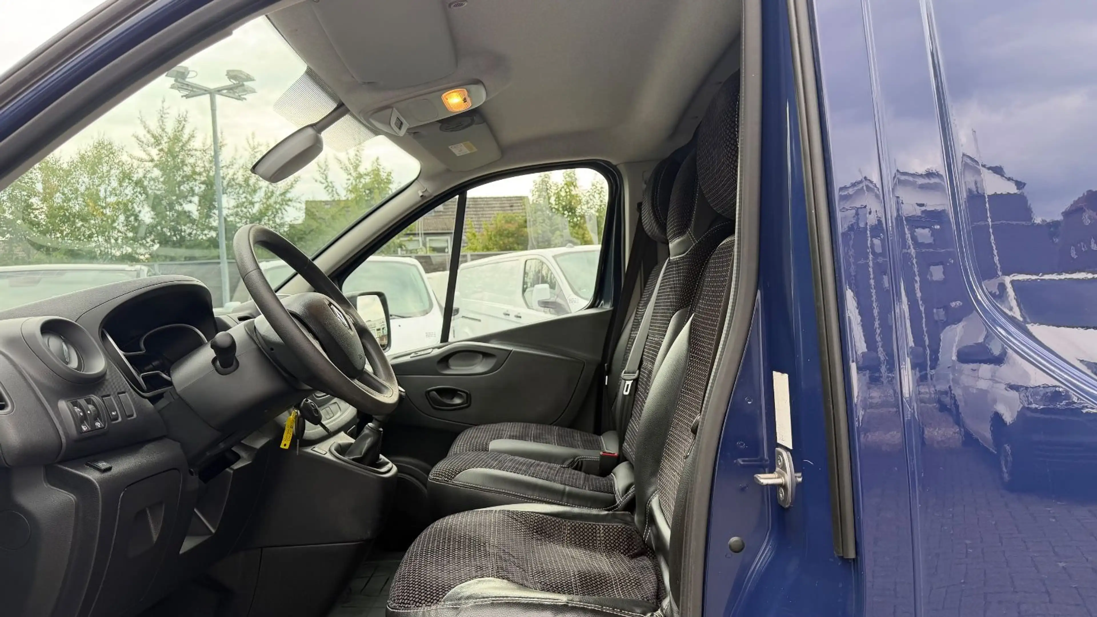 Renault Trafic TRAFIC L2H1 2.0D KOMFORT NAVI/KAMERA/REGALE/AHK — photo 9