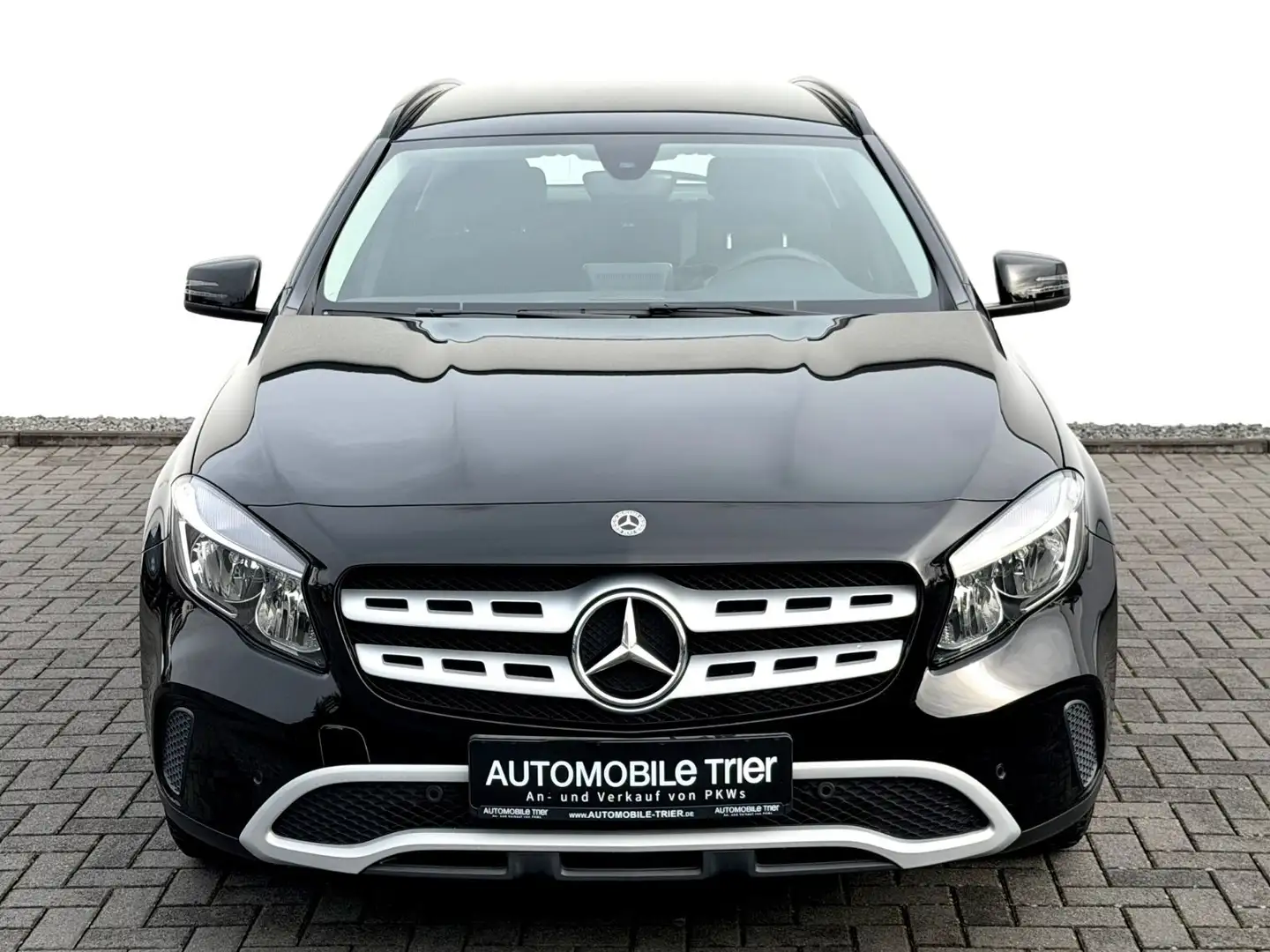 Mercedes-Benz GLA 200 /NAVI/CAM/SHZ/GARANTIE/ Czarny - 2