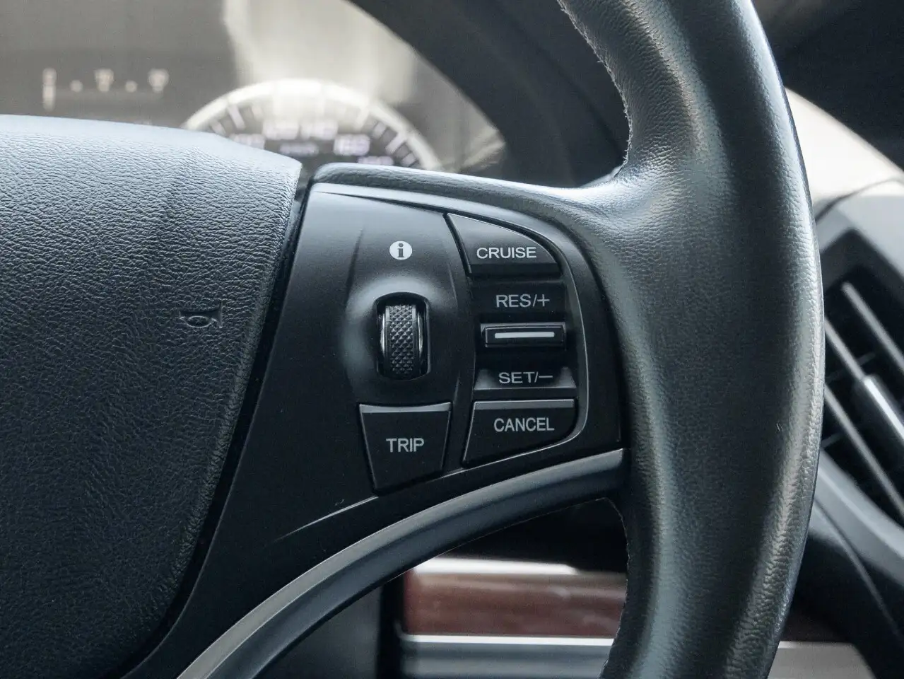Acura MDX снимка Acura MDX