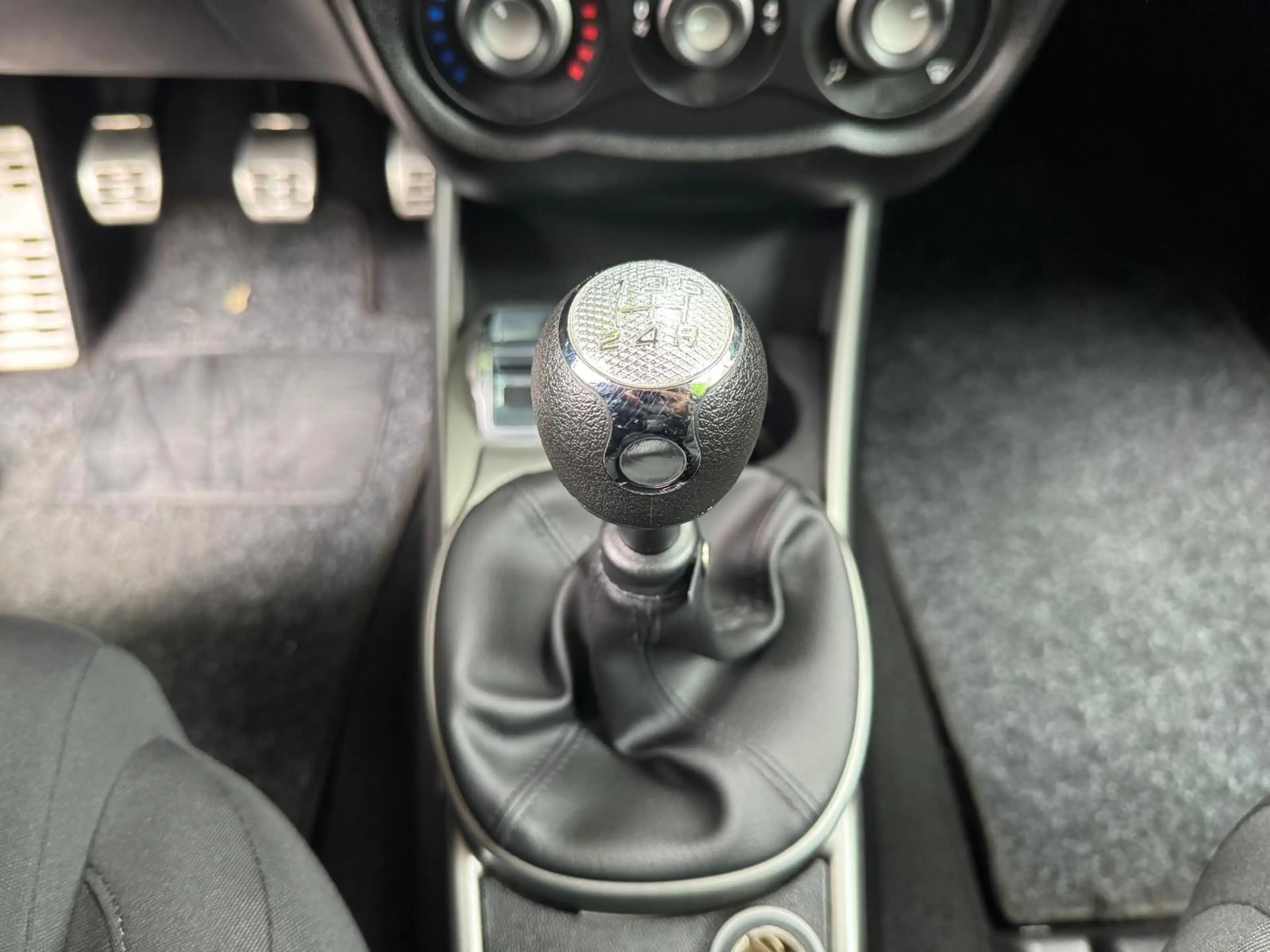 Alfa Romeo MiTo Mito 1.3 JTDM Turismo Klimaanlage Bluetooth — photo 17