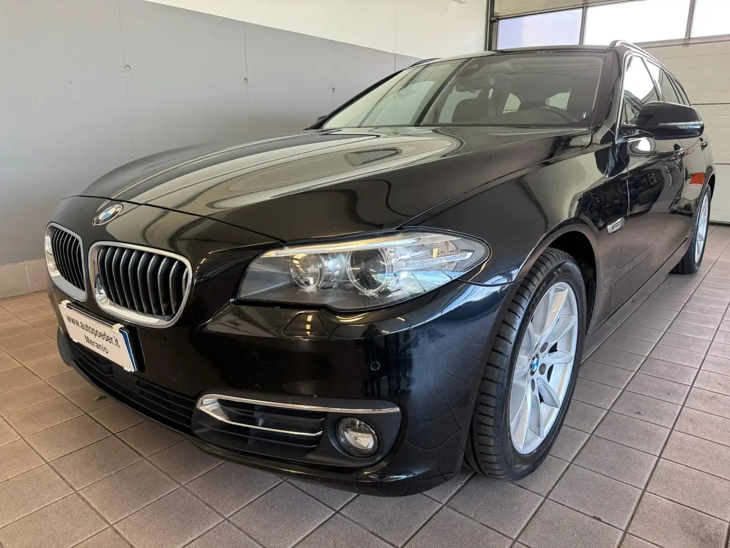 BMW 530 530d xDrive 258CV Luxury Noir - 1