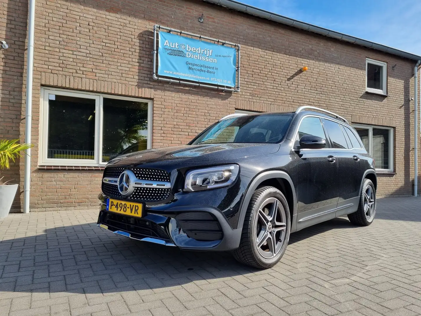 Mercedes-Benz GLB 180 AMG-line LED High perf. MBUX Syst. Camera 18" PTS Negro - 1