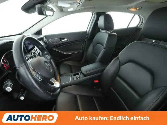 Mercedes-Benz Gla view 10