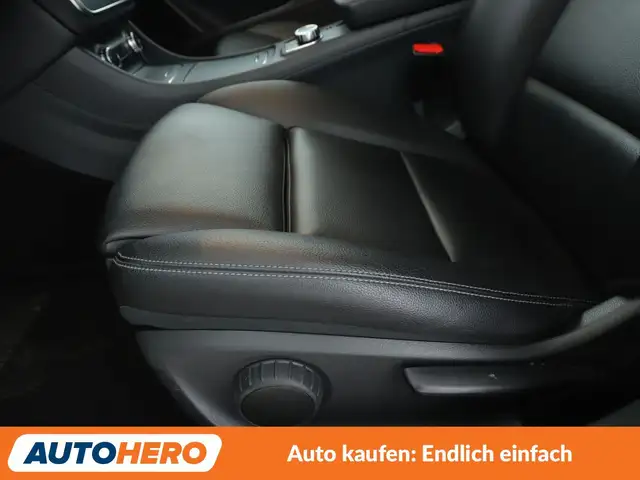 Mercedes-Benz Gla view 25