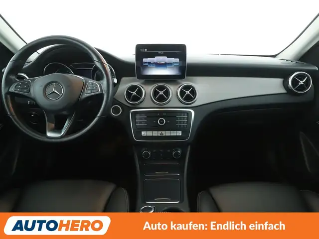 Mercedes-Benz Gla view 12