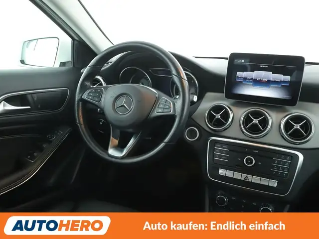 Mercedes-Benz Gla view 13