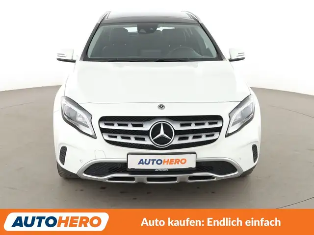 Mercedes-Benz Gla view 9