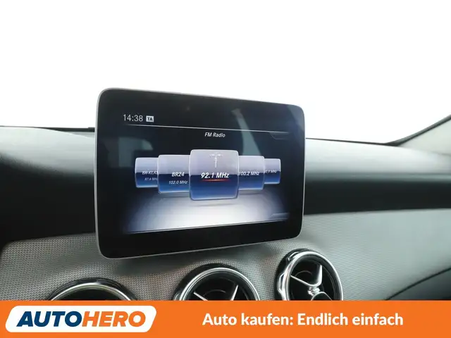 Mercedes-Benz Gla view 21