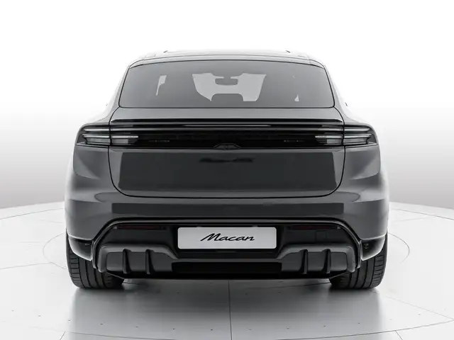 Porsche Macan view 7