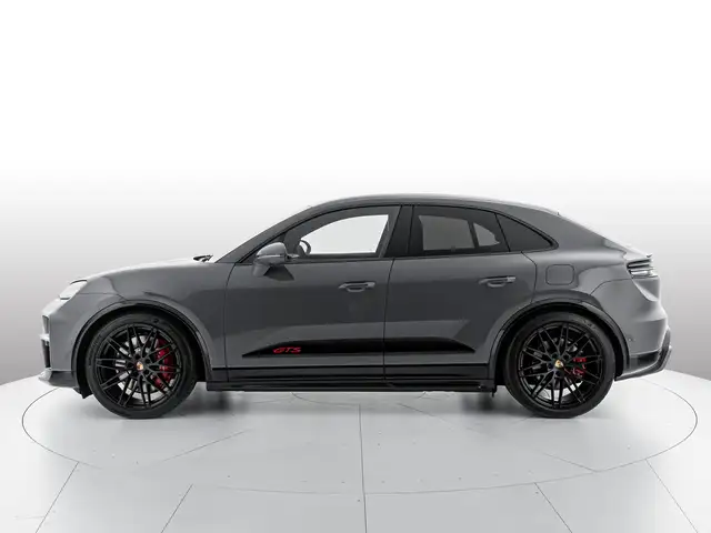 Porsche Macan view 2