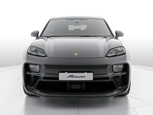 Porsche Macan view 11