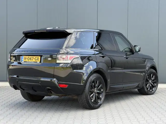 Land Rover Range Rover Sport view 4
