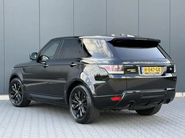 Land Rover Range Rover Sport view 3