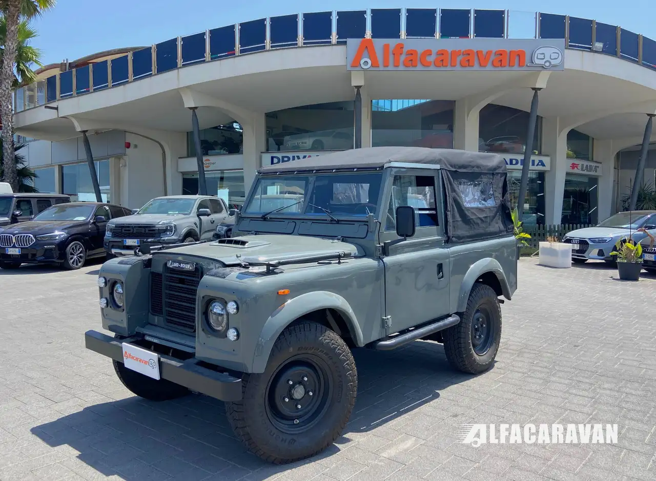 Land Rover Series III, foto 1