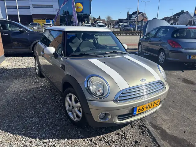 Mini Hatch view 2