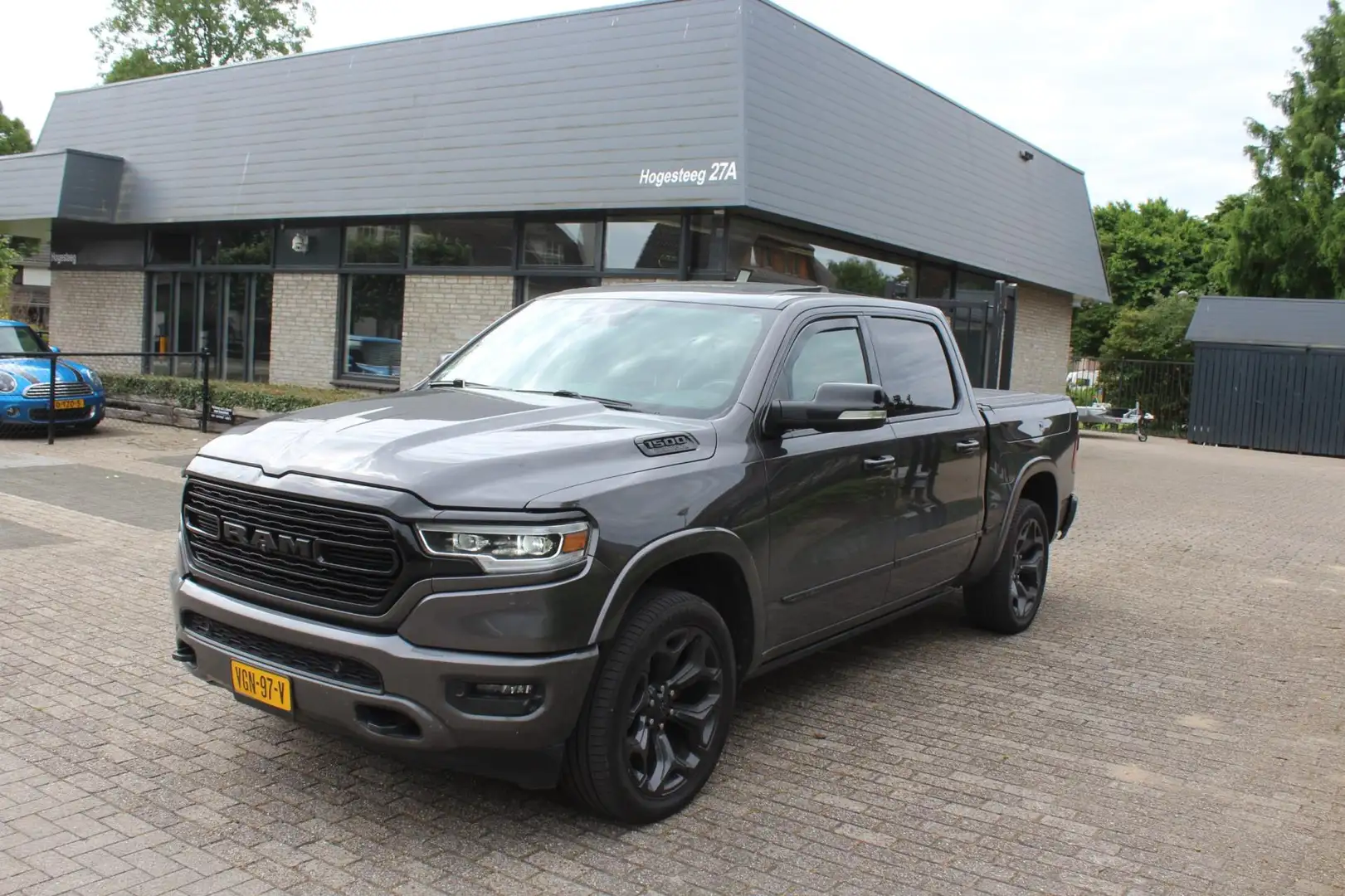Dodge RAM 1500 5.7 V8 4x4 Crew Cab Limited Gris - 2