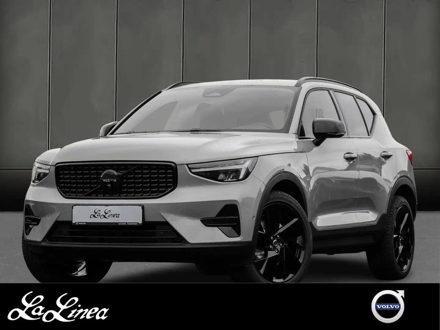 Volvo XC40 B3 Plus Black Edition 2WD Grigio - 1